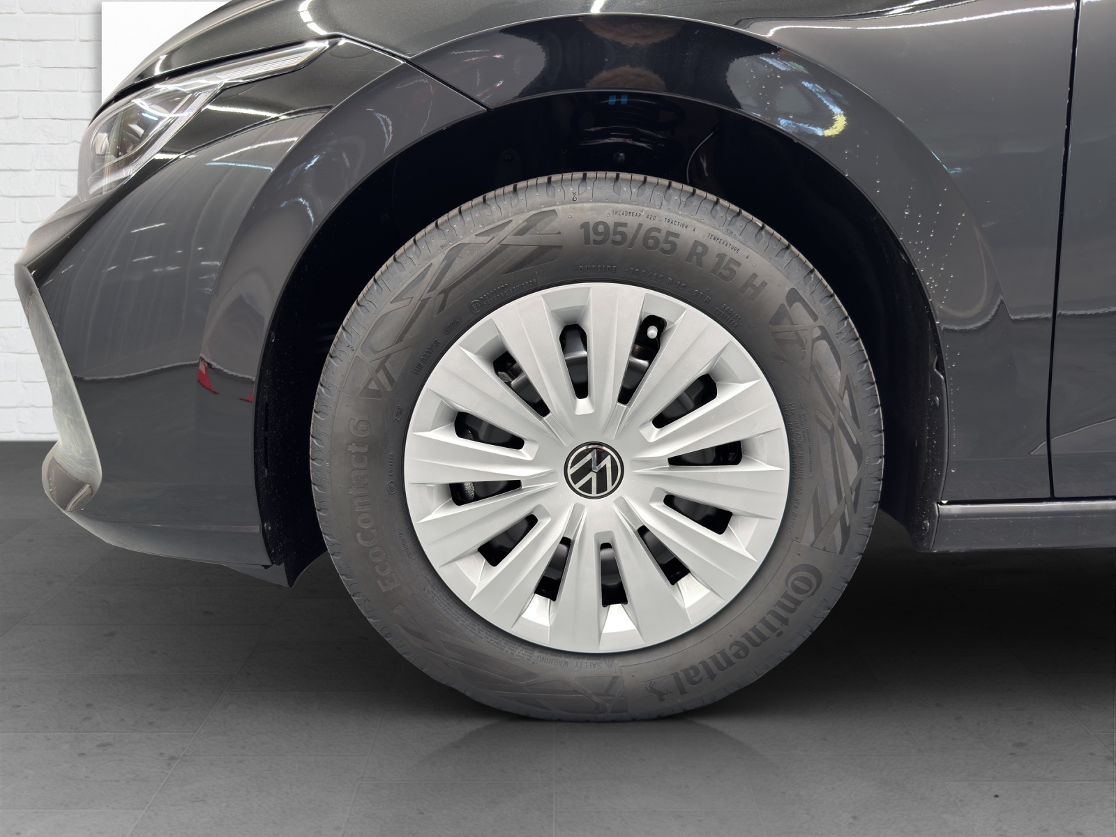 VW Golf VIII 1.5 eTSI-image-5