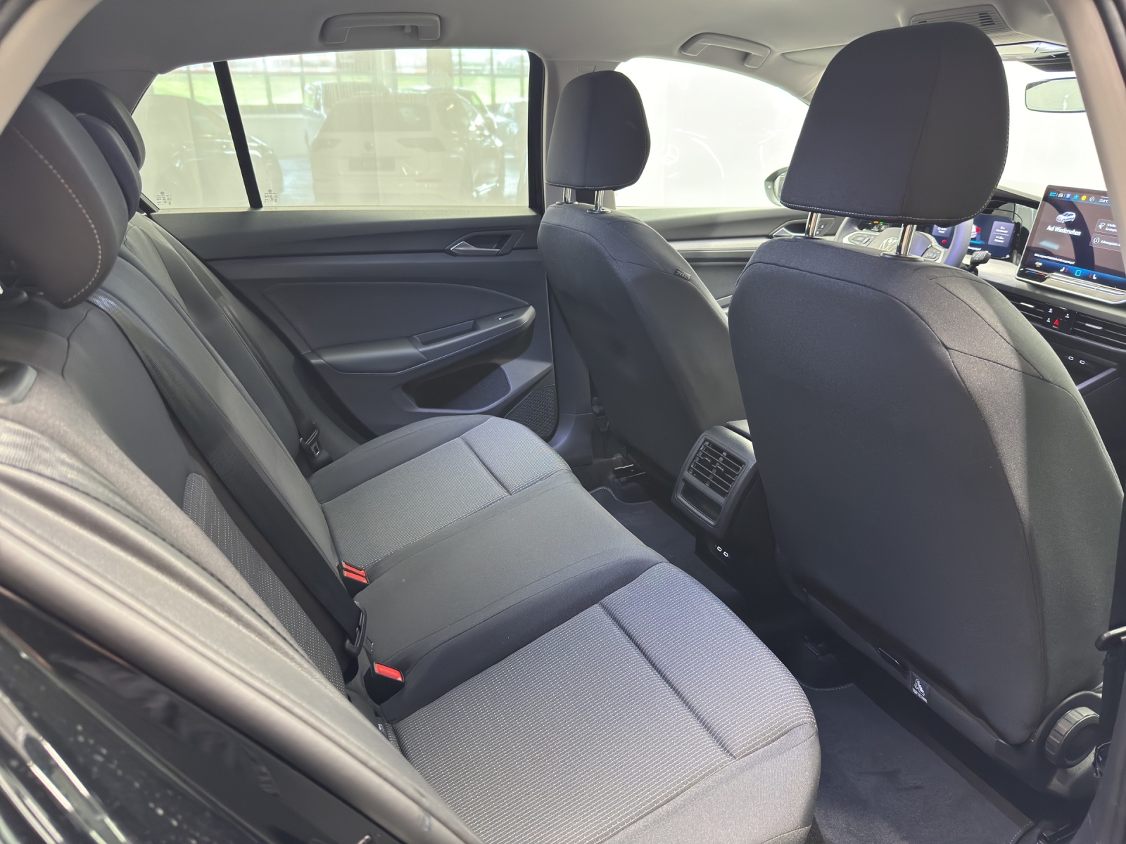 VW Golf VIII 1.5 eTSI-image-9