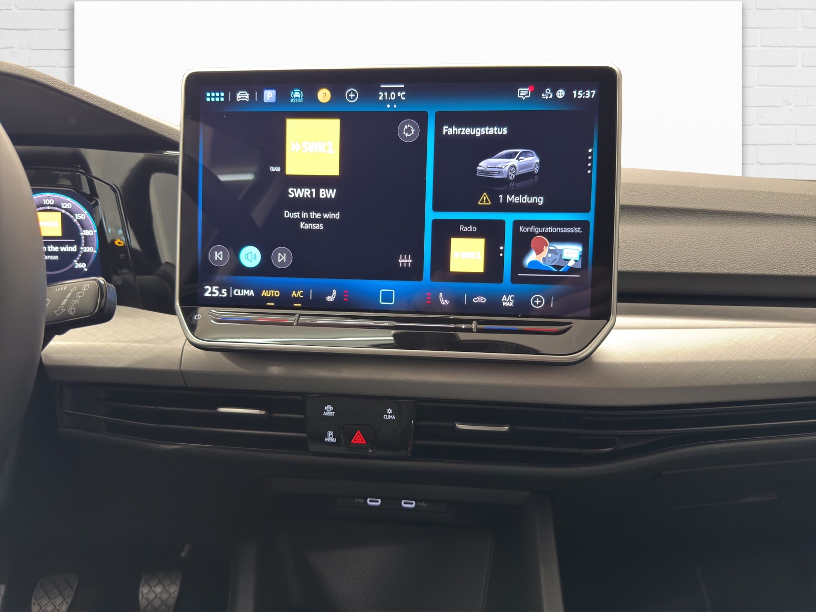 VW Golf VIII 1.5 eTSI-image-8