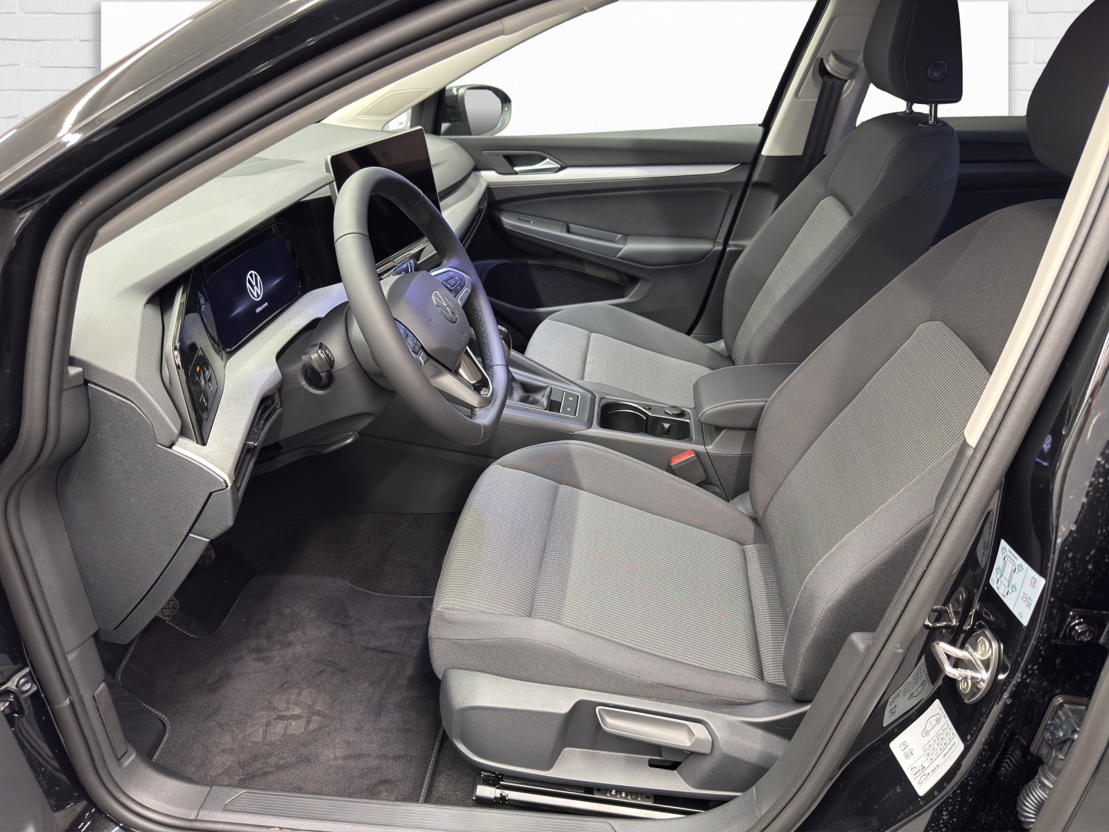 VW Golf VIII 1.5 eTSI-image-6