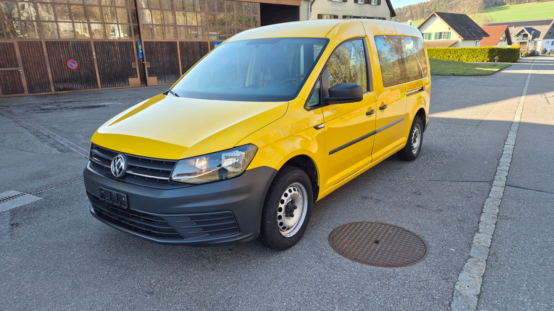 VW Caddy Maxi 1.0 TSI MAXI-image-0