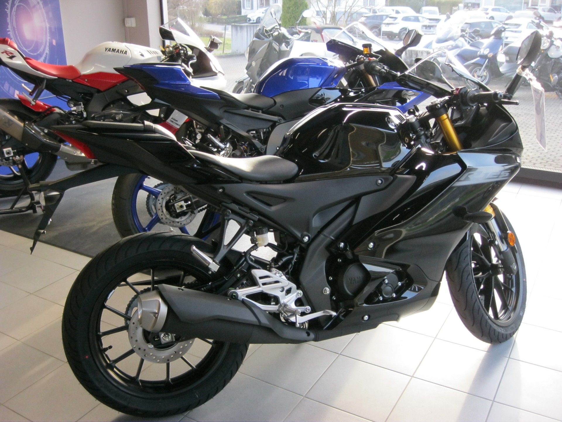 YAMAHA YZF-R 125 ABS-image-1