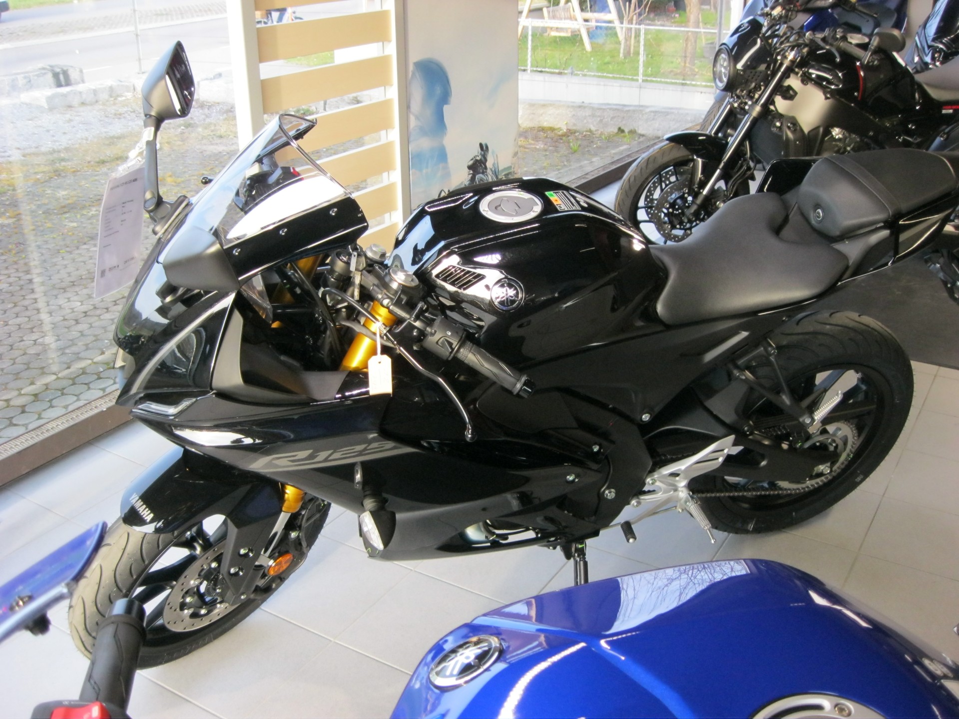 YAMAHA YZF-R 125 ABS