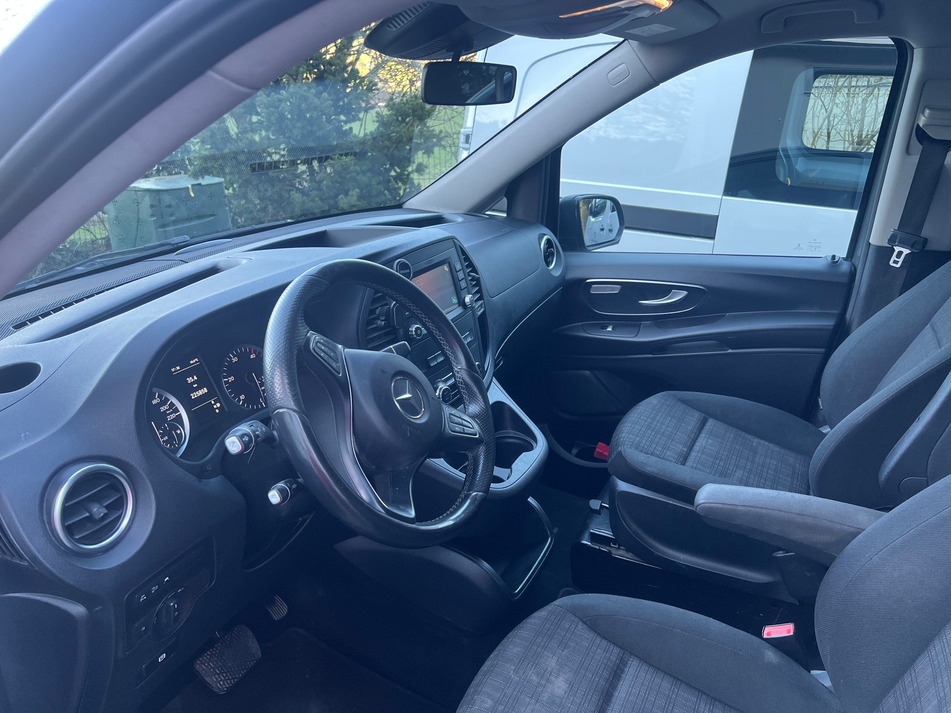 MERCEDES-BENZ VITO