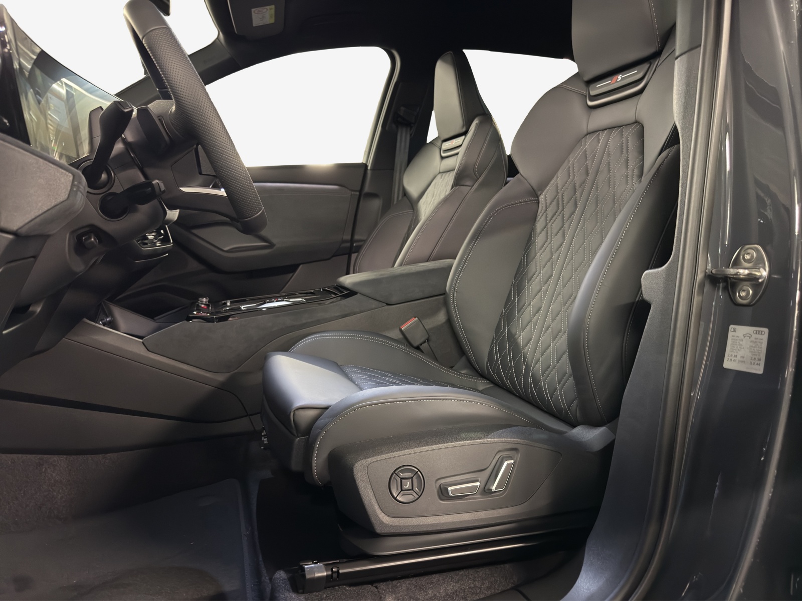 AUDI SQ6 e-tron quattro-image-7