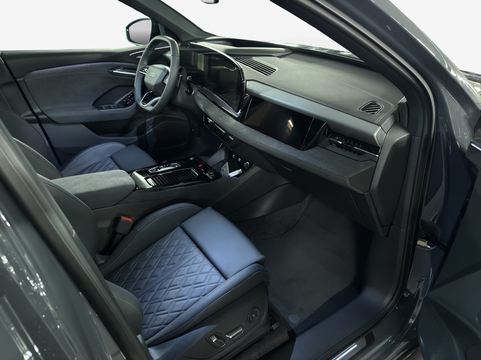 AUDI SQ6 e-tron quattro-image-14