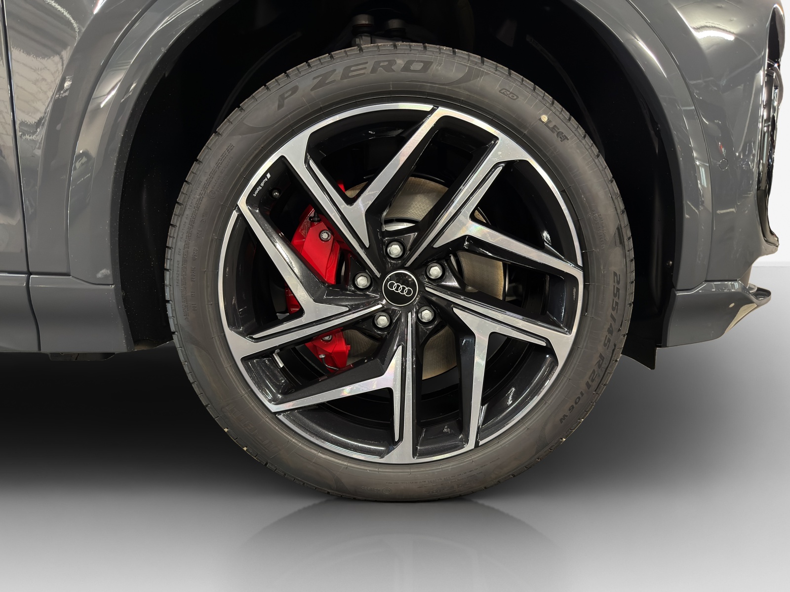 AUDI SQ6 e-tron quattro-image-15