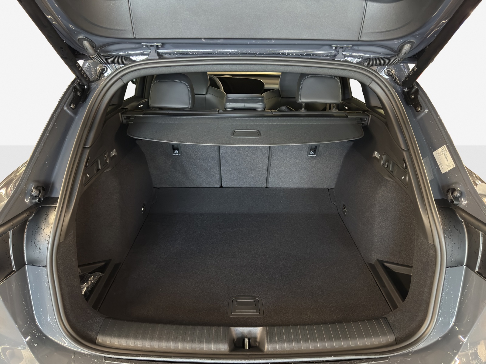 AUDI SQ6 e-tron quattro-image-12