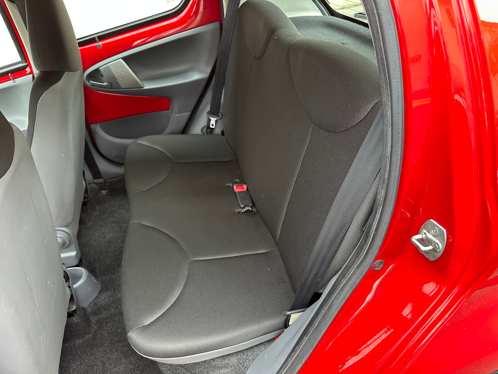 TOYOTA Aygo 1.0 Linea Terra-image-14