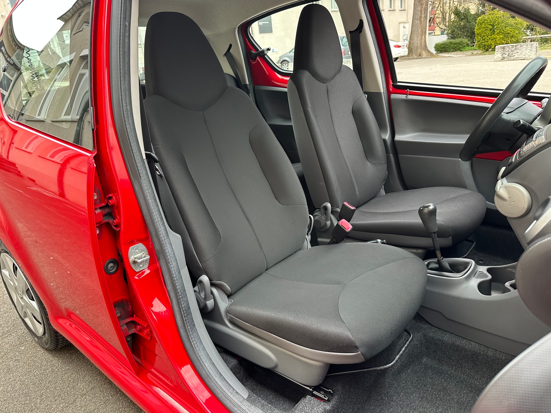 TOYOTA Aygo 1.0 Linea Terra-image-13