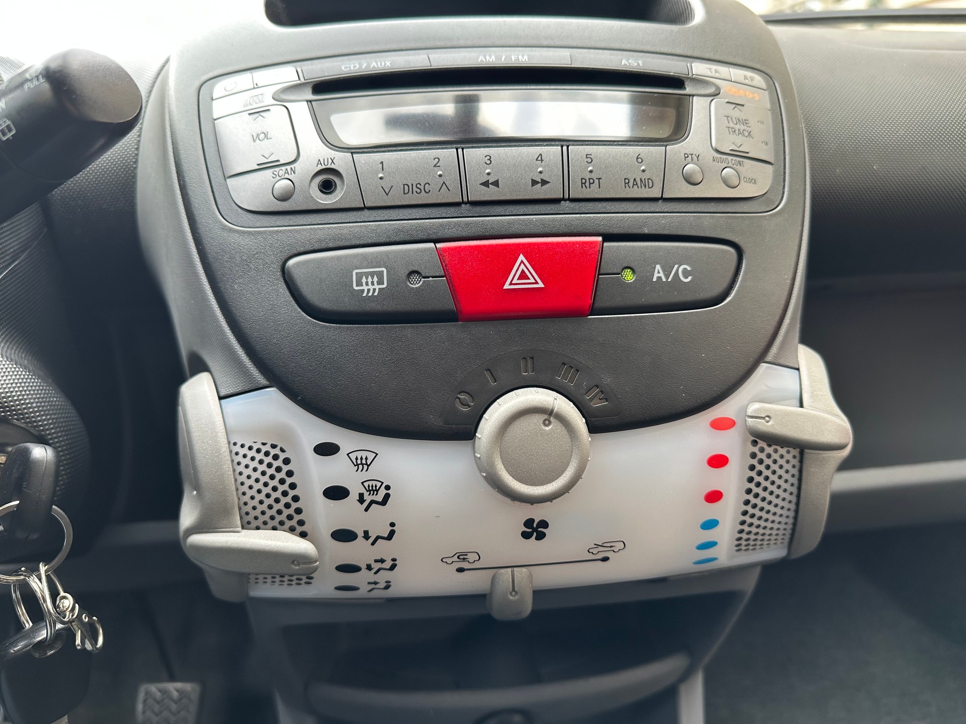 TOYOTA Aygo 1.0 Linea Terra-image-17