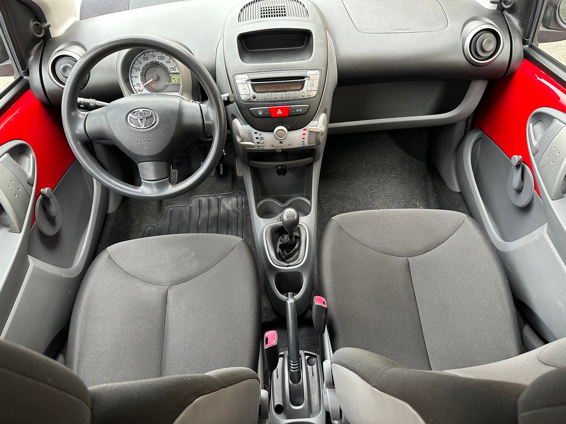 TOYOTA Aygo 1.0 Linea Terra-image-8