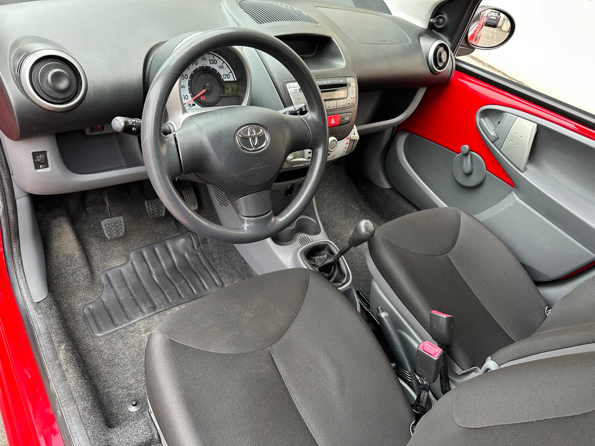 TOYOTA Aygo 1.0 Linea Terra-image-9