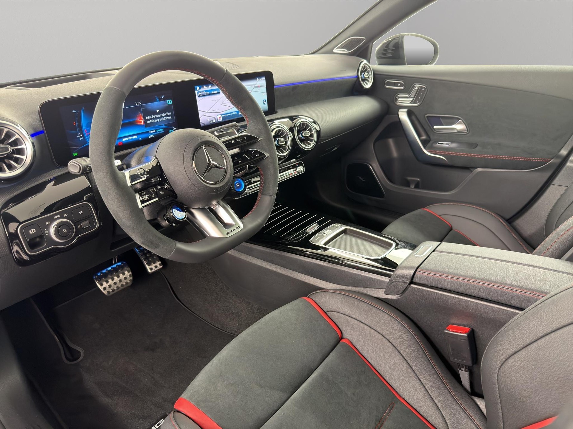 MERCEDES-BENZ A 35 AMG 4matic-image-11
