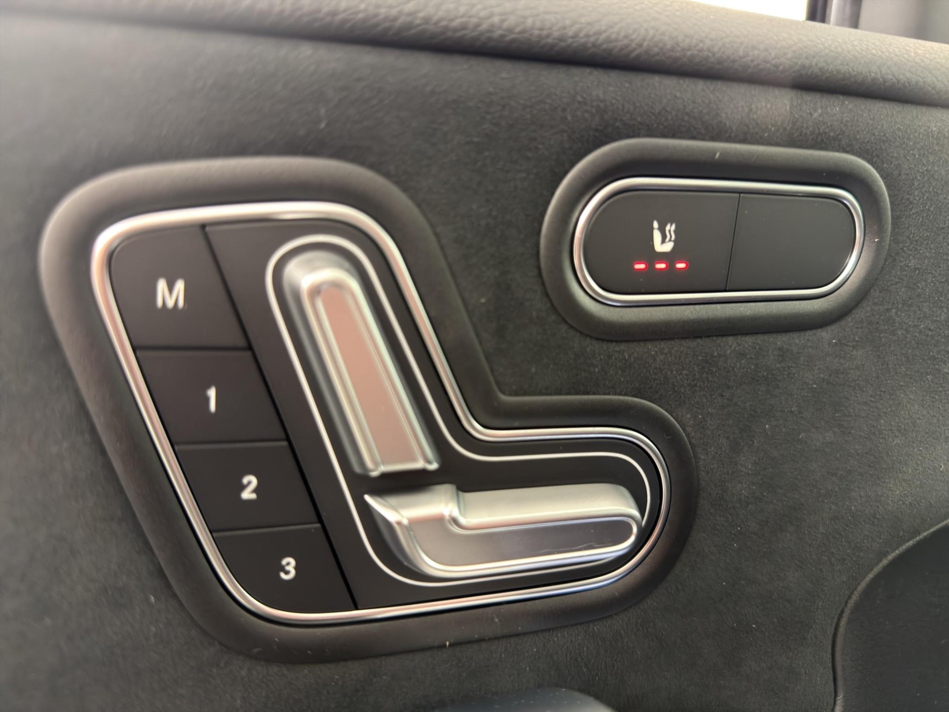 MERCEDES-BENZ A 35 AMG 4matic-image-12