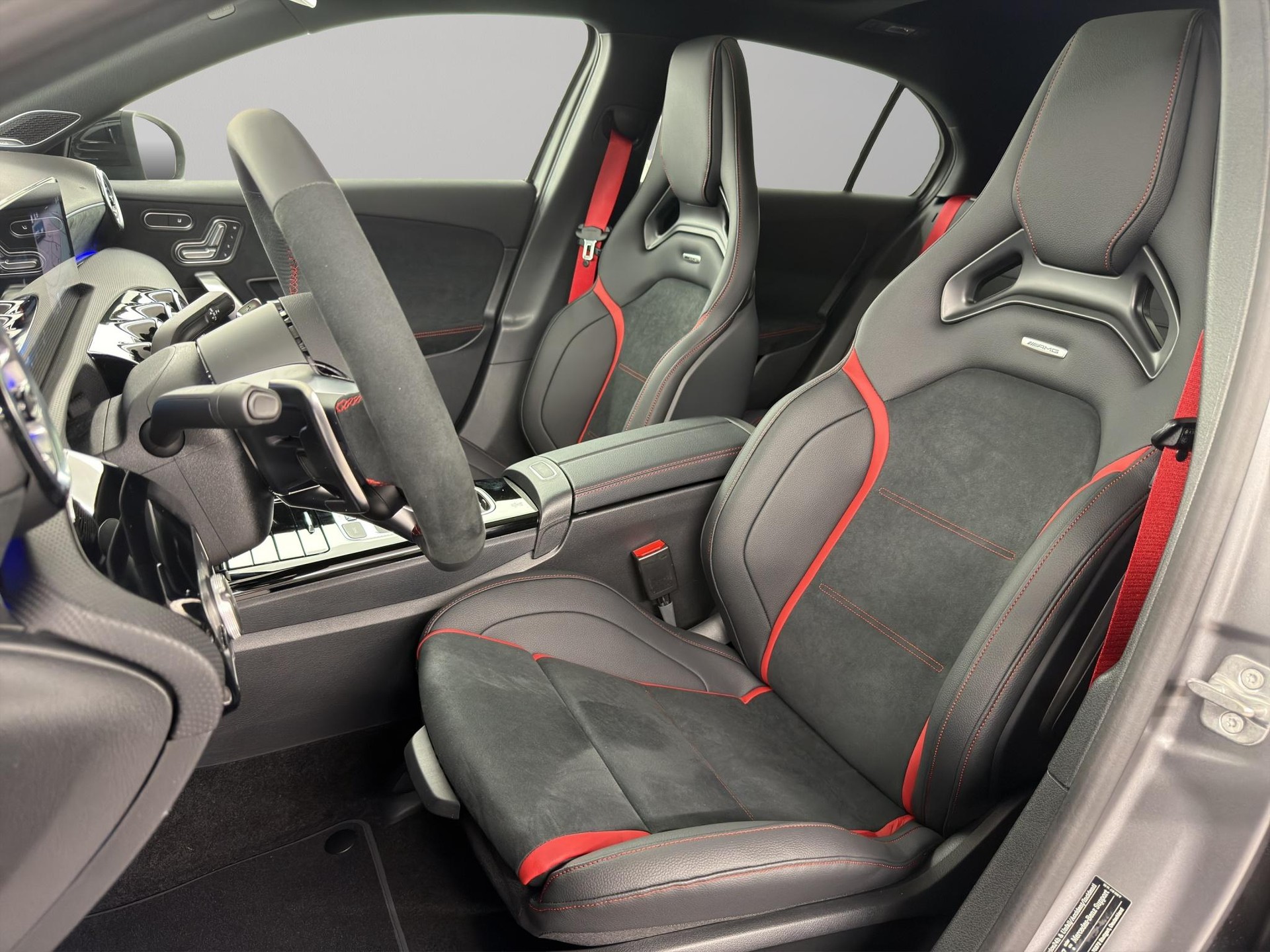 MERCEDES-BENZ A 35 AMG 4matic-image-8