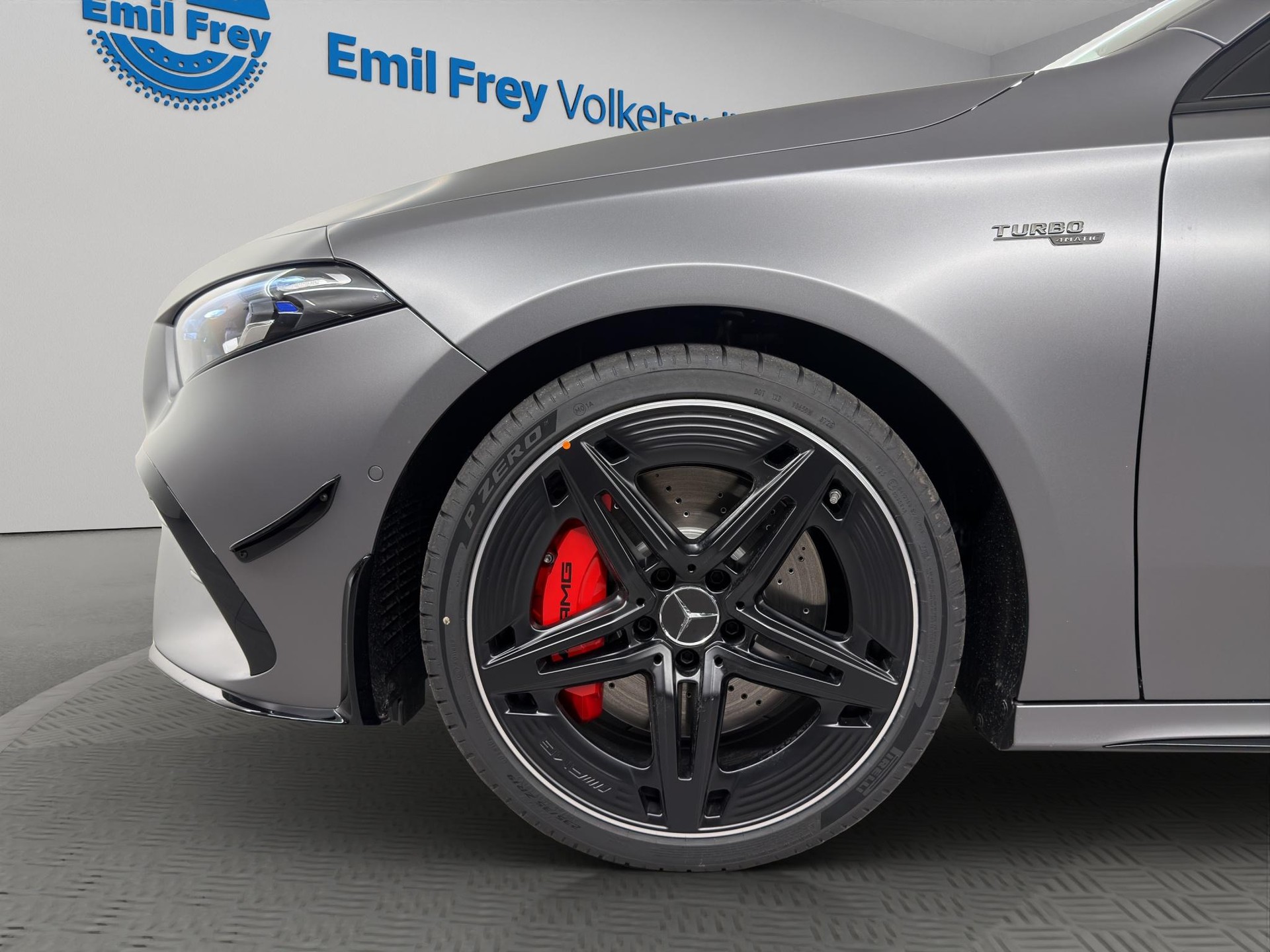 MERCEDES-BENZ A 35 AMG 4matic-image-3