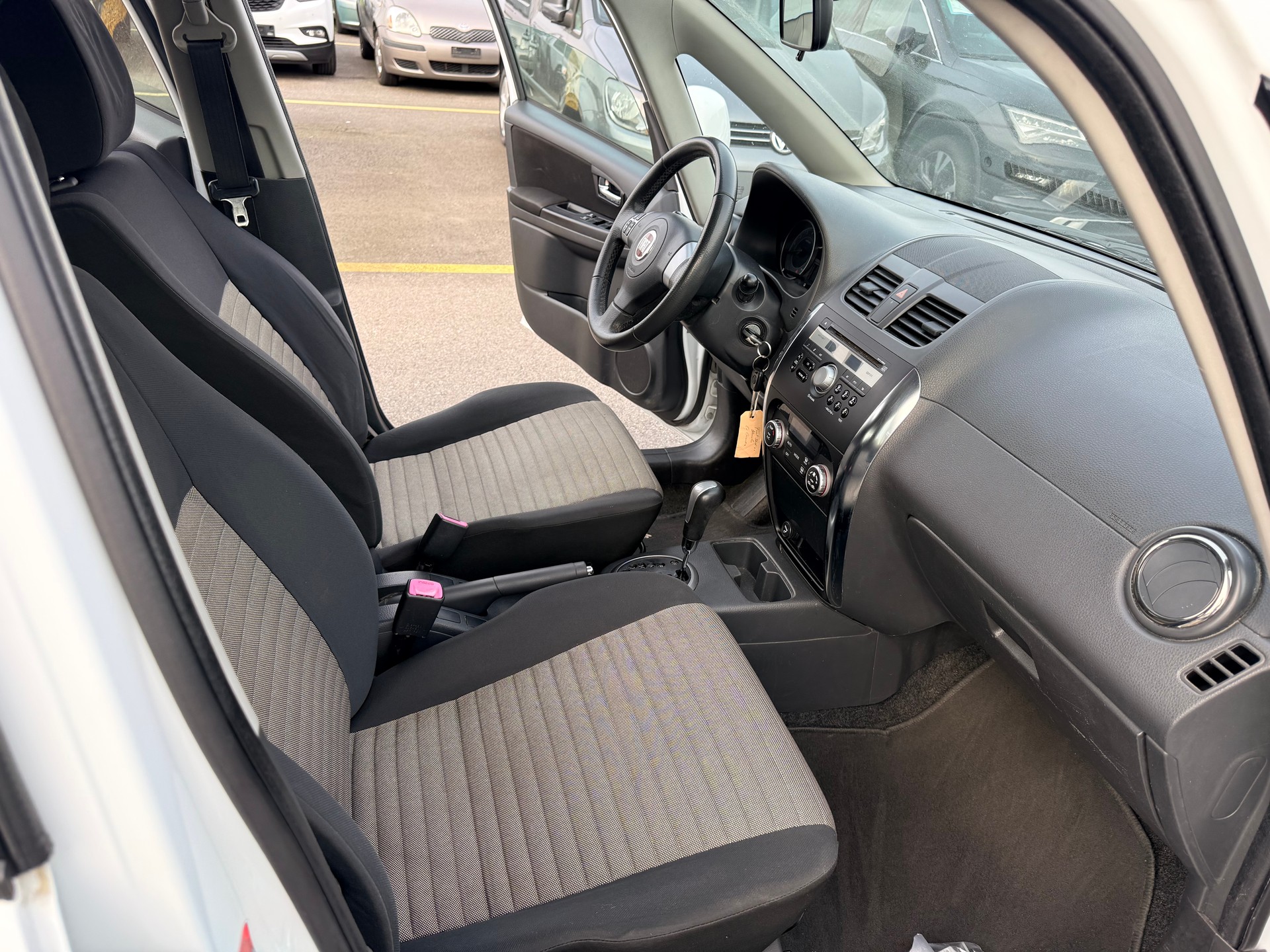 FIAT Sedici 1.6 2WD Dynamic Automatic-image-11