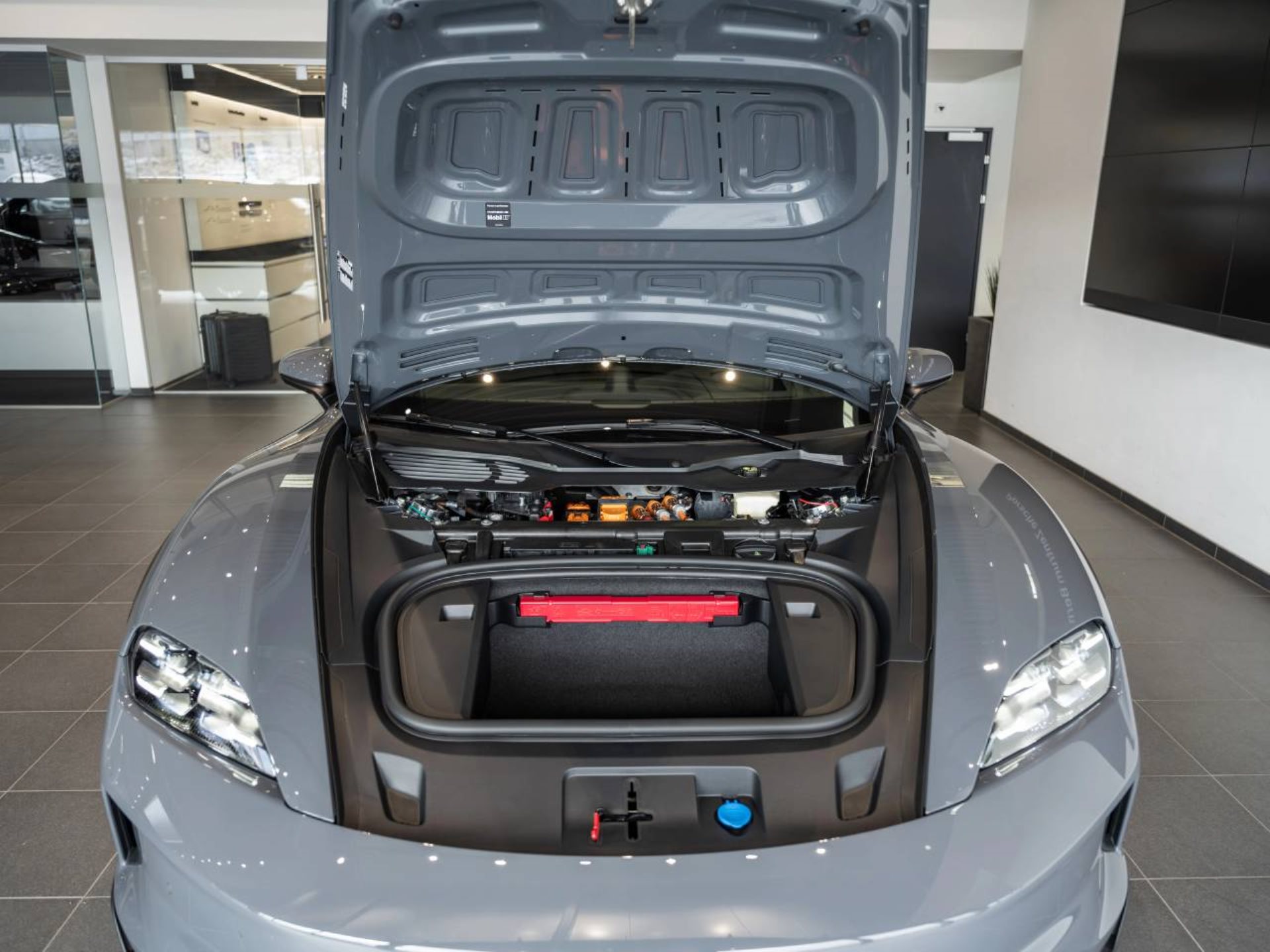PORSCHE Taycan 4 Cross Turismo-image-10