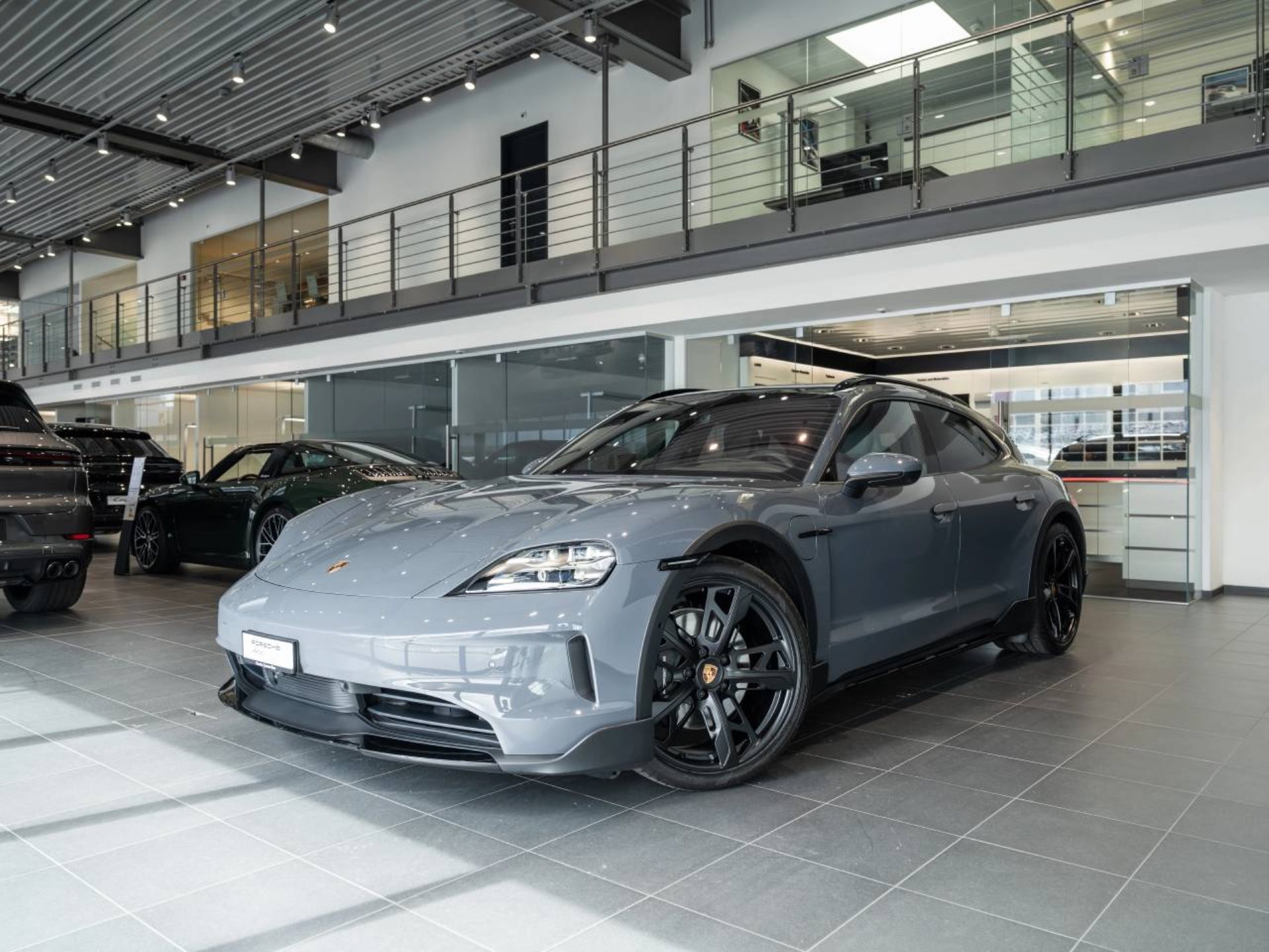 PORSCHE Taycan 4 Cross Turismo-image-8
