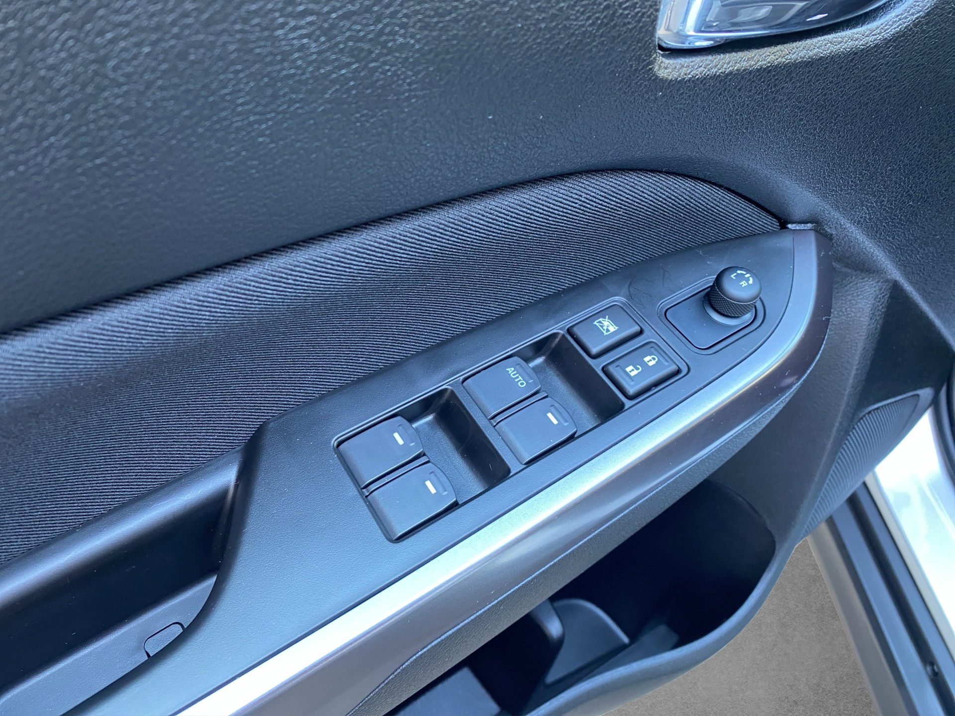 SUZUKI Vitara 1.4 Boosterjet Compact + 4x4 Hybrid Automatic-image-17