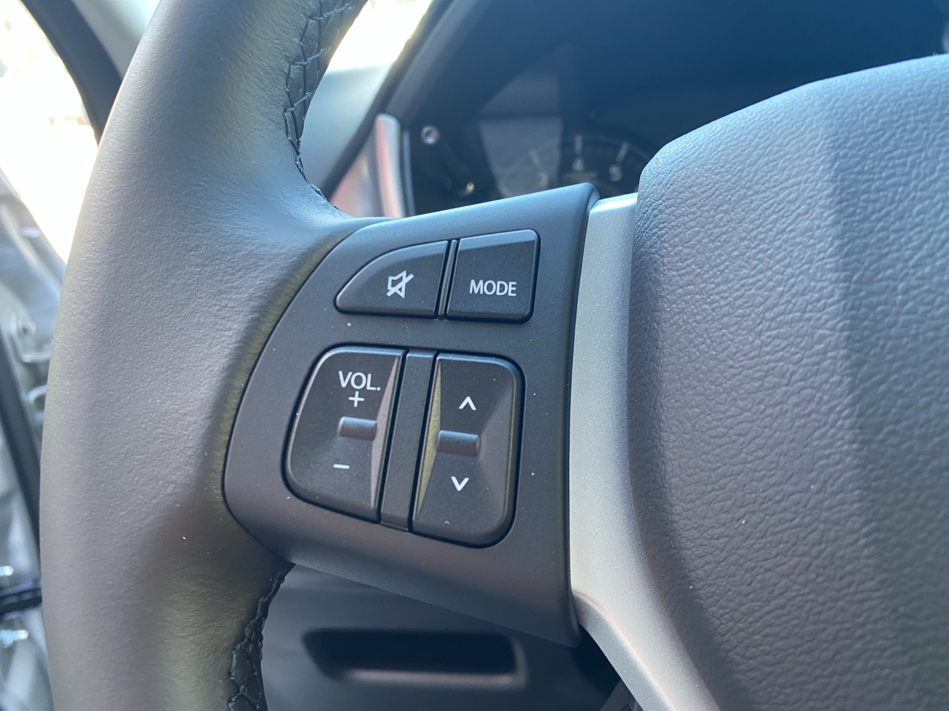 SUZUKI Vitara 1.4 Boosterjet Compact + 4x4 Hybrid Automatic-image-9