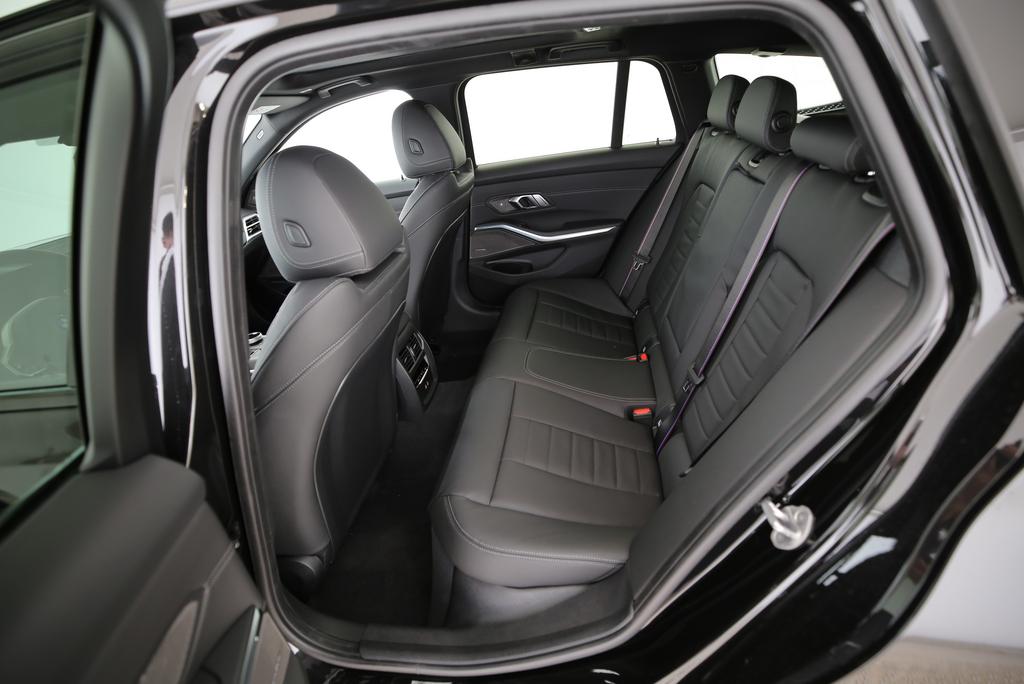 BMW 330e xDrive SAG Touring-image-5