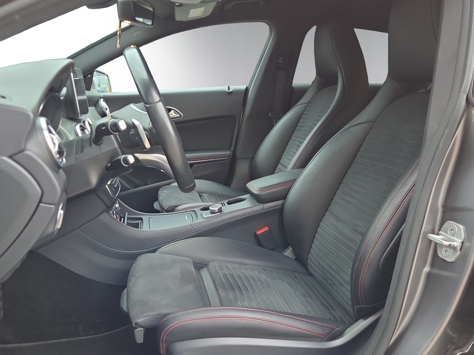 Image MERCEDES-BENZ CLA-250 CLA Shooting Brake 250 AMG Line 4Matic 7G-DCT