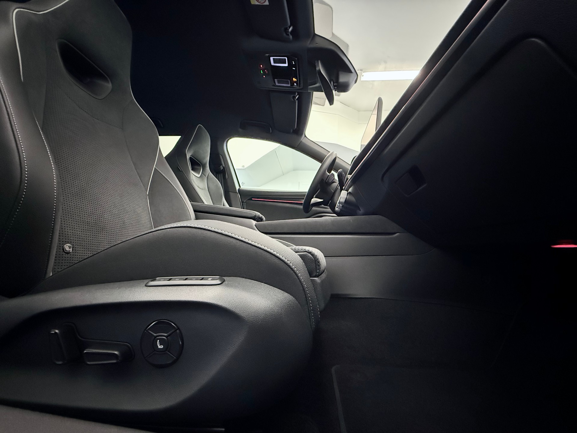 SKODA Superb Combi Sportline 2.0 TDI 4x4 DSG-image-21