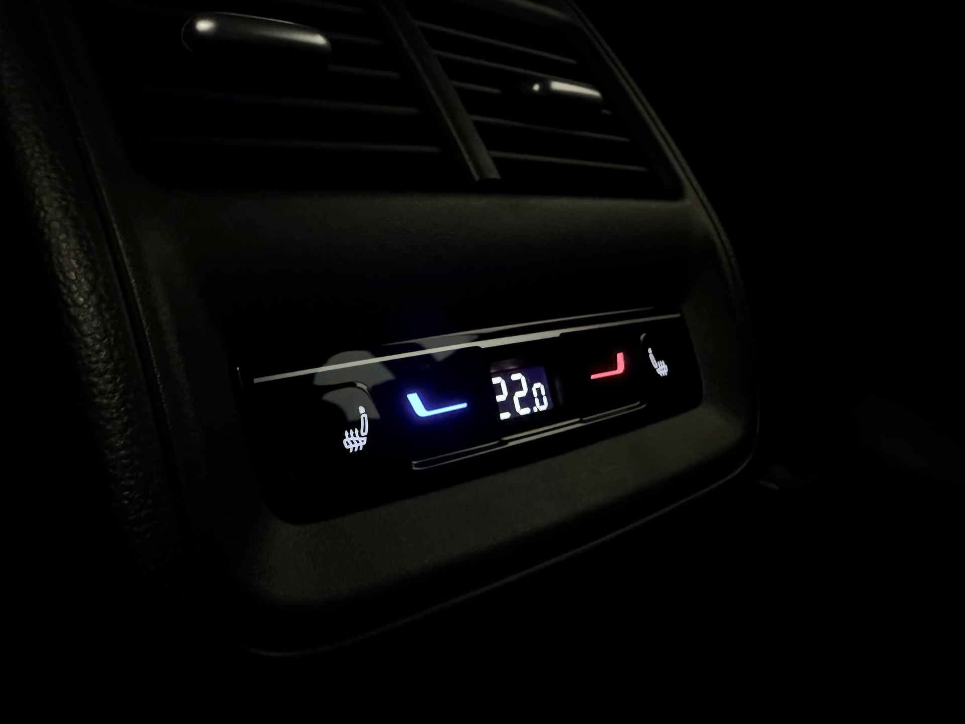 SKODA Superb Combi Sportline 2.0 TDI 4x4 DSG-image-29