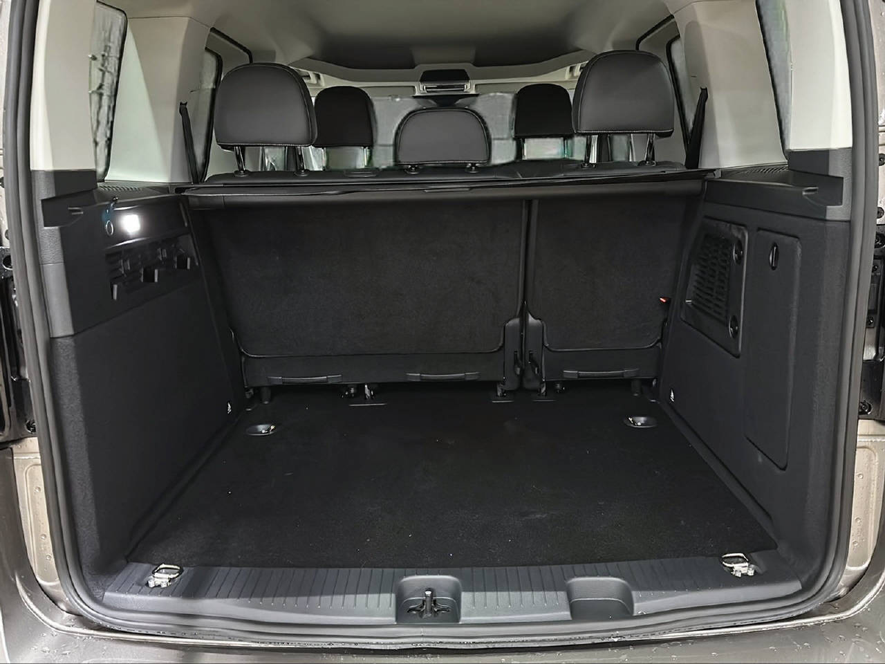 FORD TOURNEO Connect 1.5 EcoBoost 150 Titanium PHEV-image-13