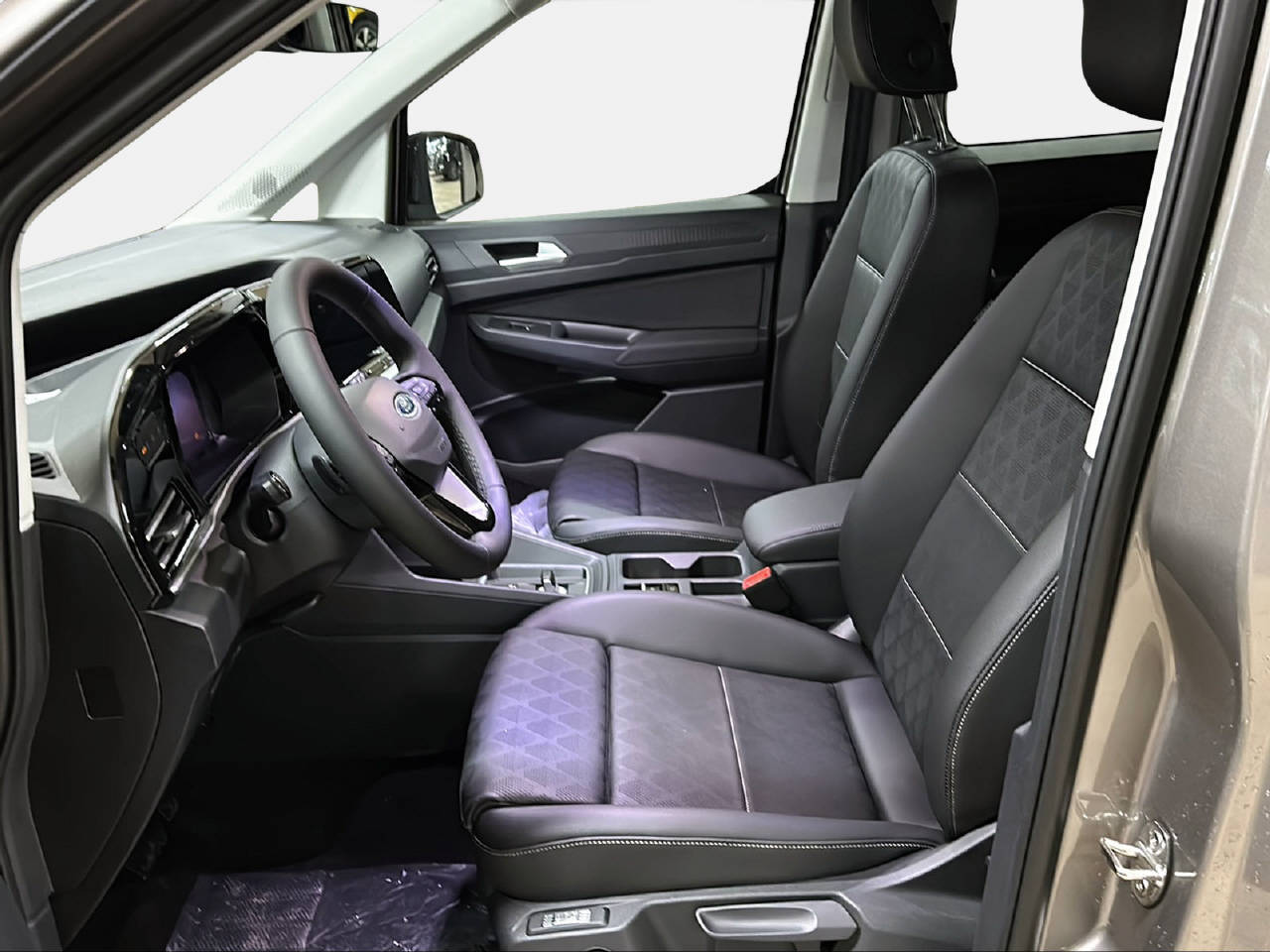 FORD TOURNEO Connect 1.5 EcoBoost 150 Titanium PHEV-image-9