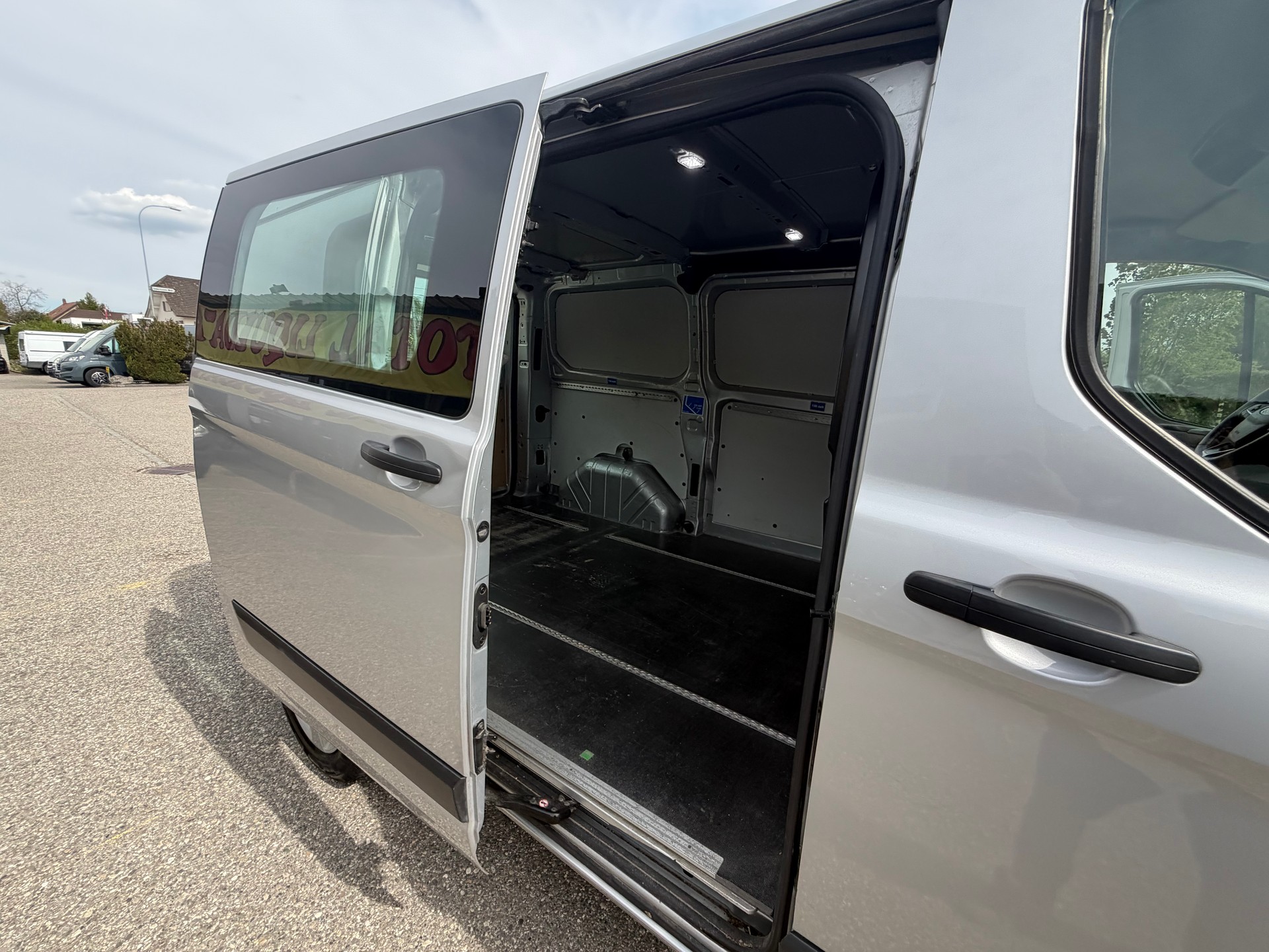 FORD Transit Custom Van 280 L1H1 Limited A-image-8