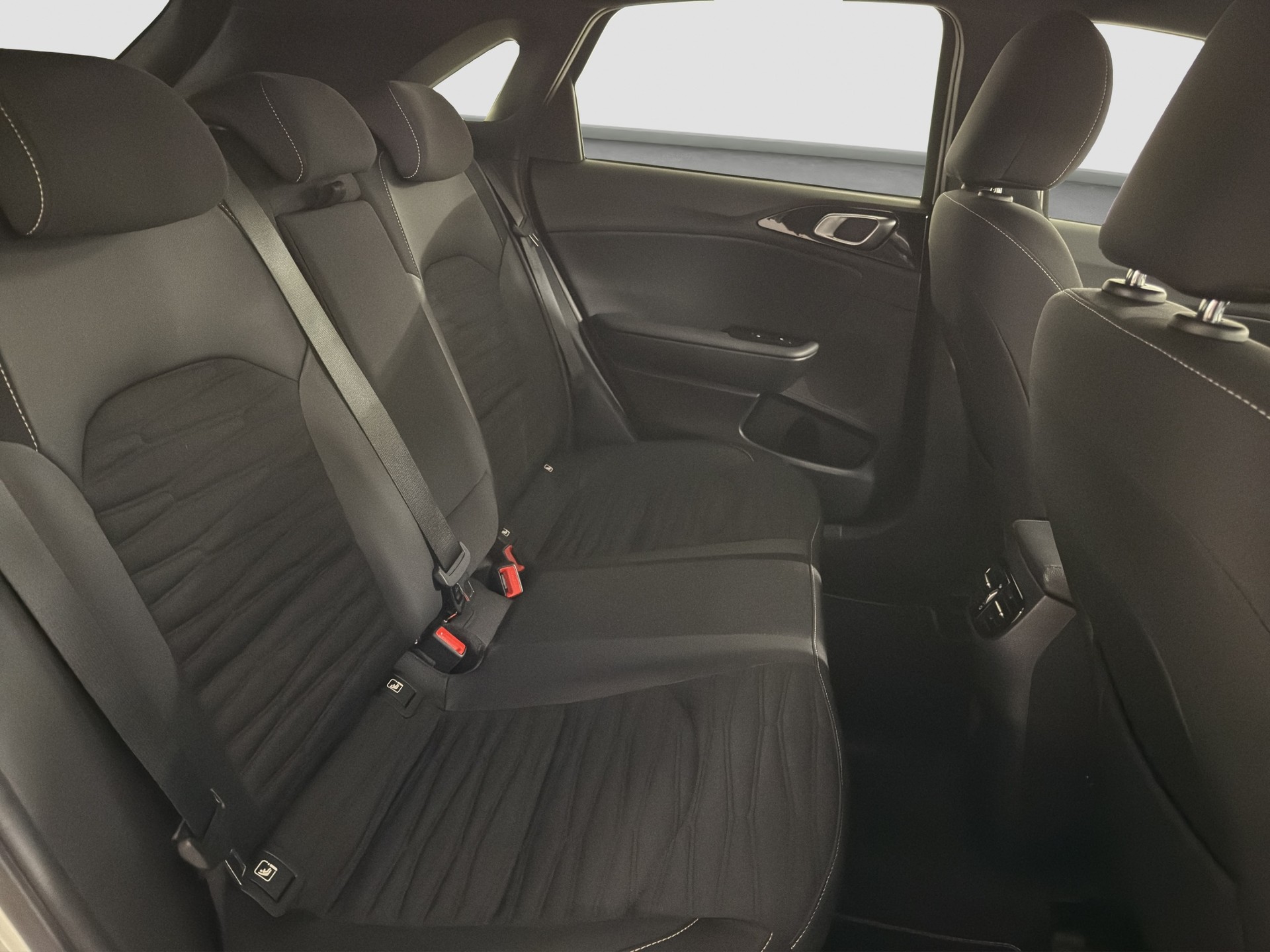 KIA Ceed 1.5 T-GDi MHEV GT-Line-image-11