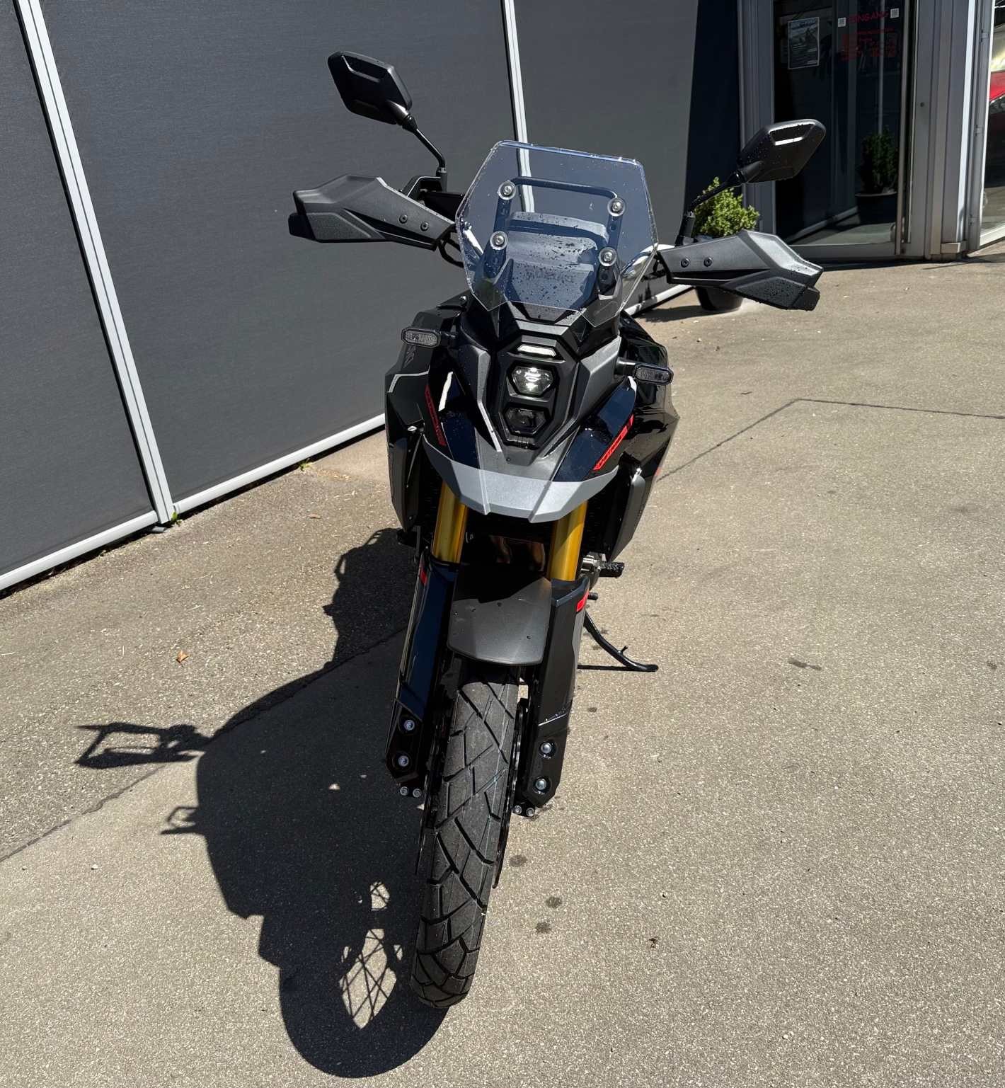 SUZUKI DL 800 A V-Strom DE-image-1