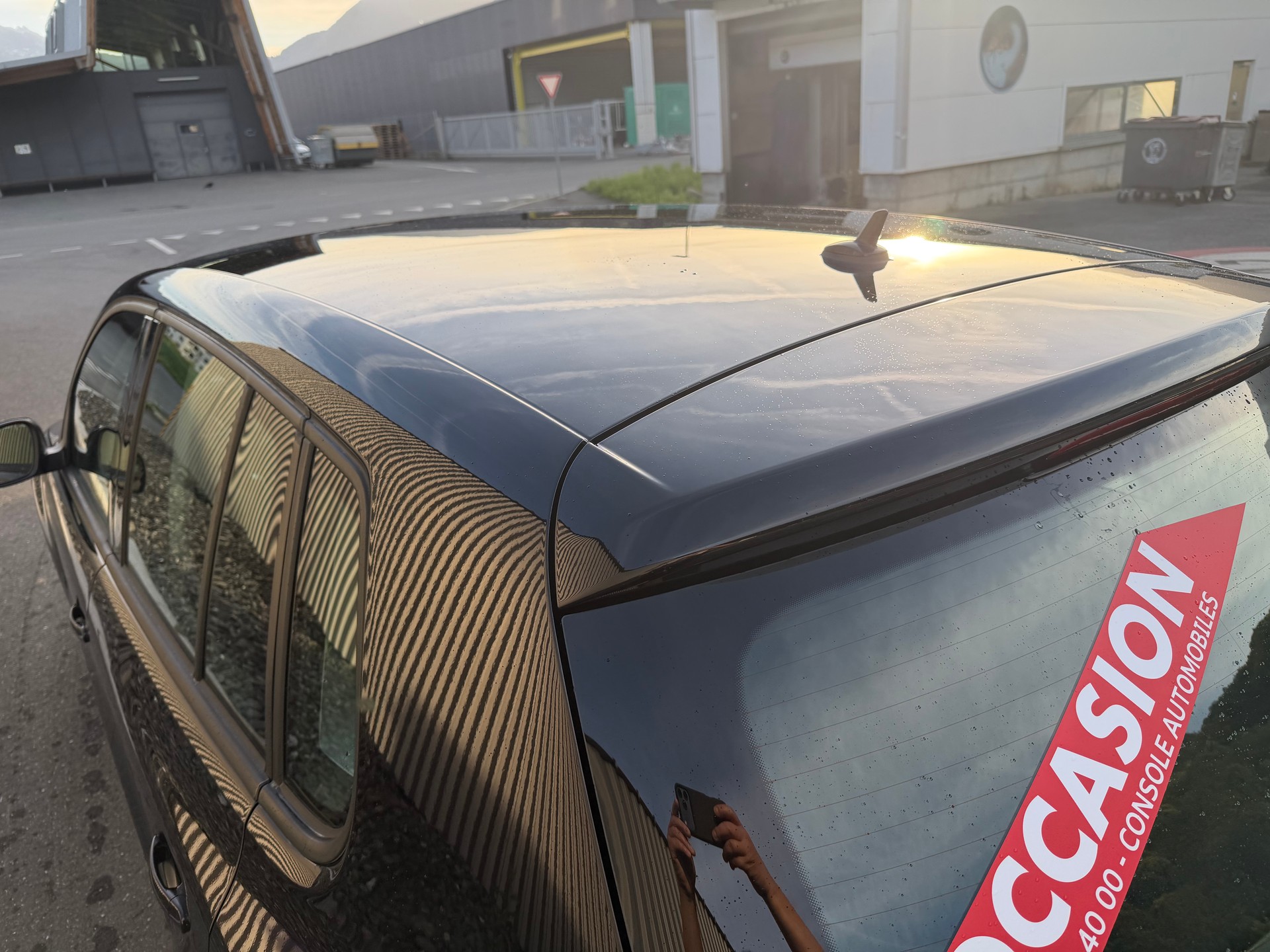 VW Tiguan 1.4 TSI BlueMotion Trend&Fun 4x2 FAIBLE KILOMÉTRAGE 23000 —-image-12