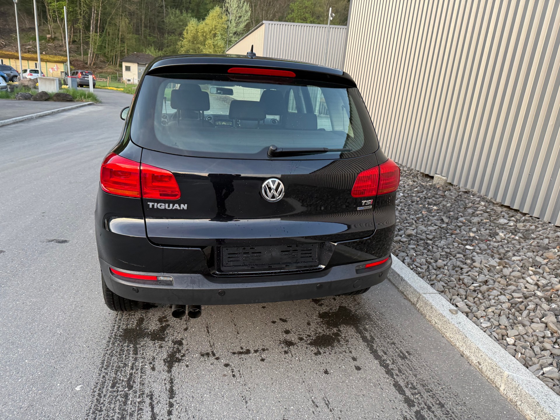 VW Tiguan 1.4 TSI BlueMotion Trend&Fun 4x2 FAIBLE KILOMÉTRAGE 23000 —-showroom-element-3