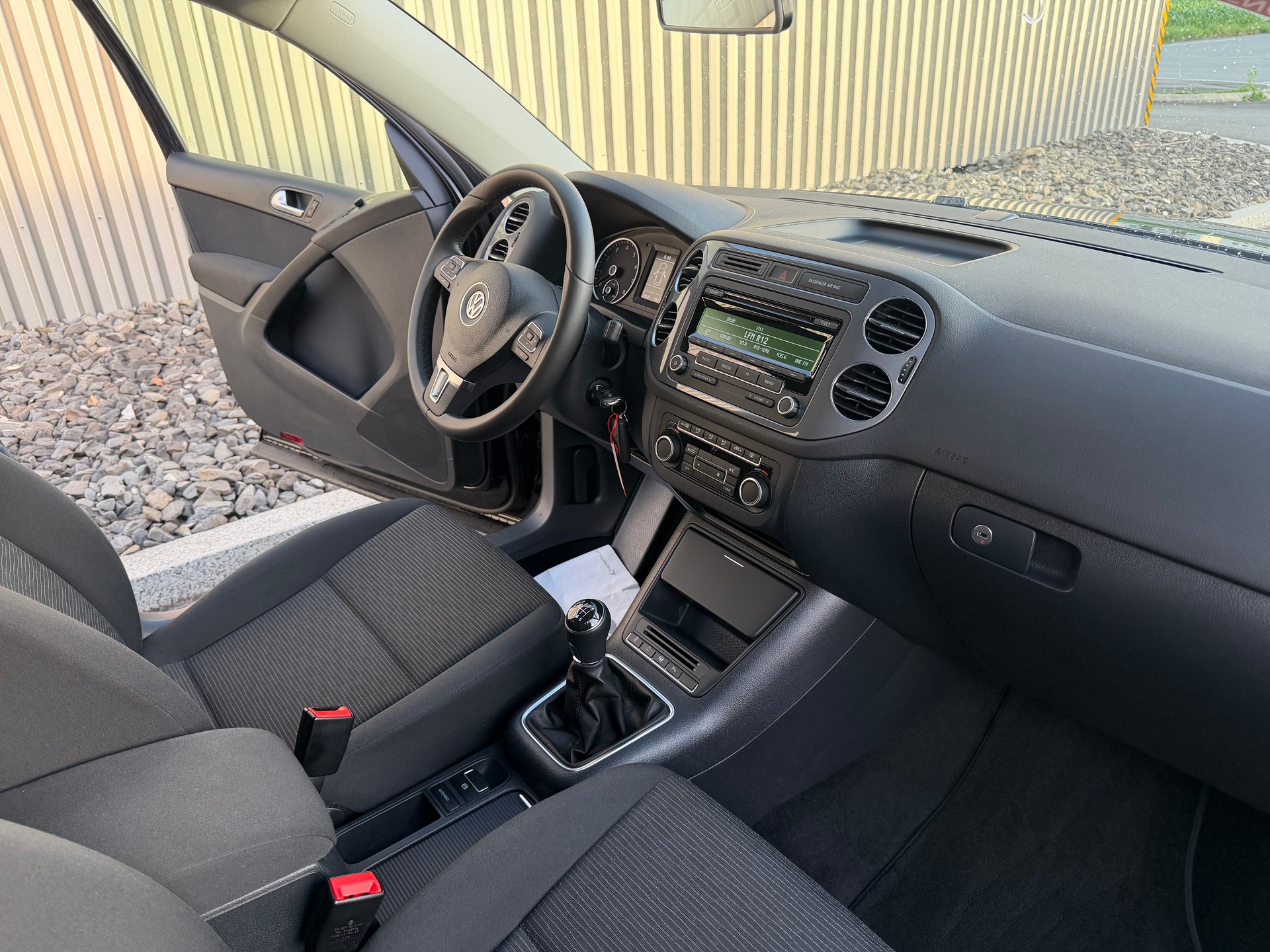 VW Tiguan 1.4 TSI BlueMotion Trend&Fun 4x2 FAIBLE KILOMÉTRAGE 23000 —-image-18