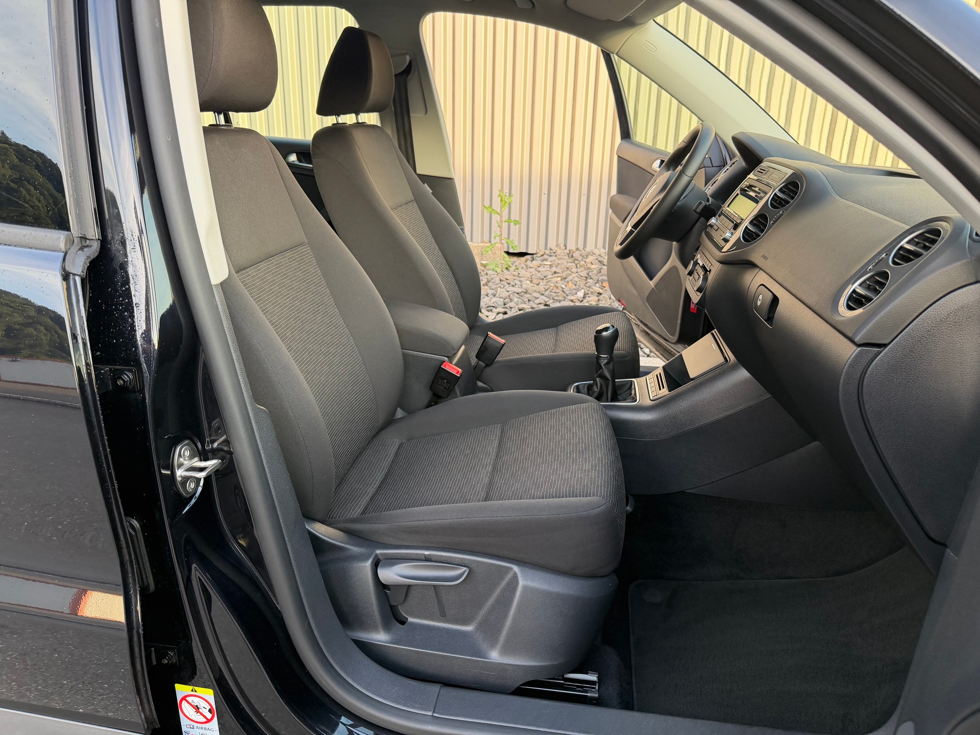 VW Tiguan 1.4 TSI BlueMotion Trend&Fun 4x2 FAIBLE KILOMÉTRAGE 23000 —-image-19