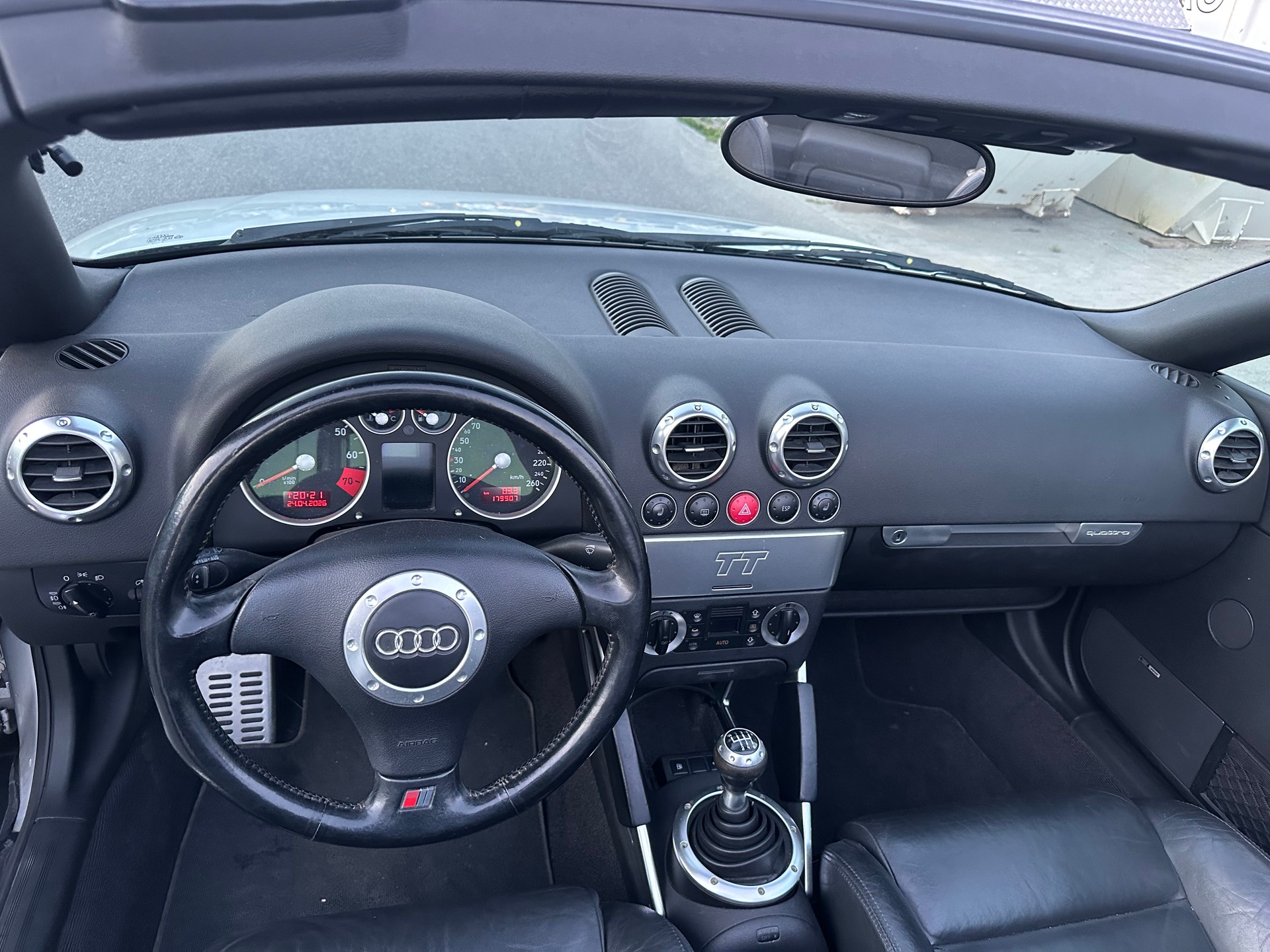 AUDI TT Roadster 1.8 T quattro-image-4
