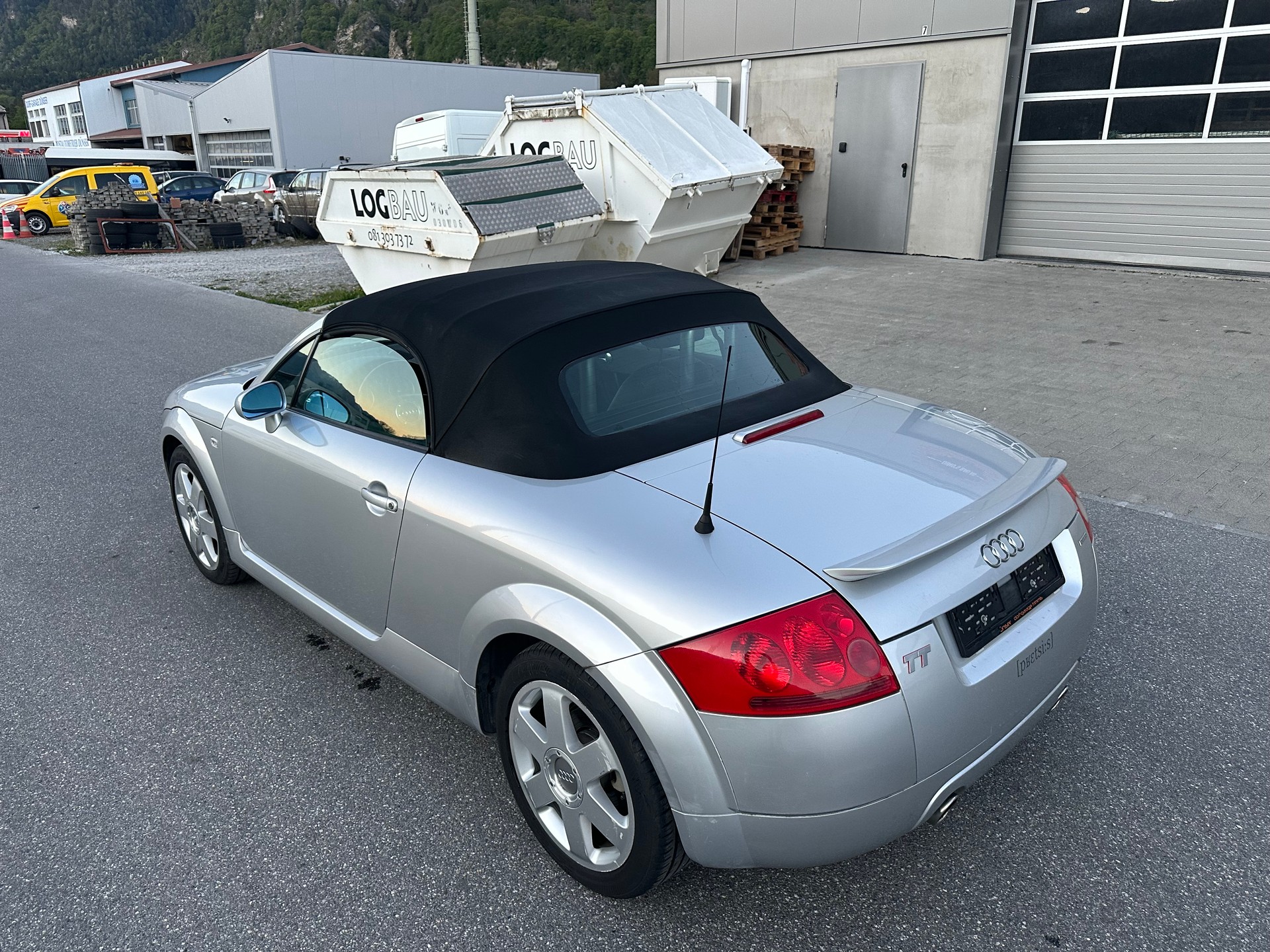 AUDI TT Roadster 1.8 T quattro-image-12