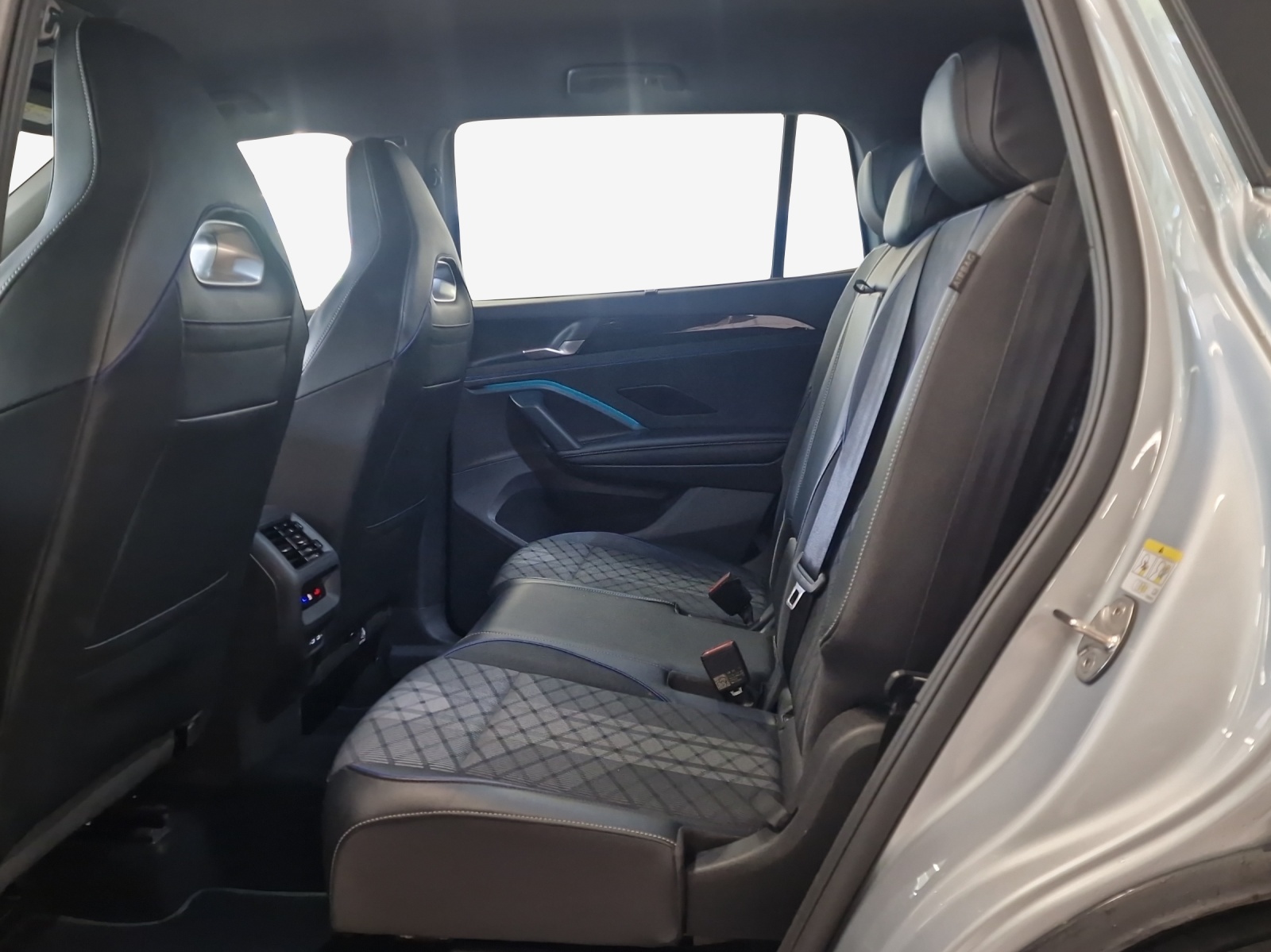 VW Tayron 2.0 TSI R-Line DSG 4Motion-image-11