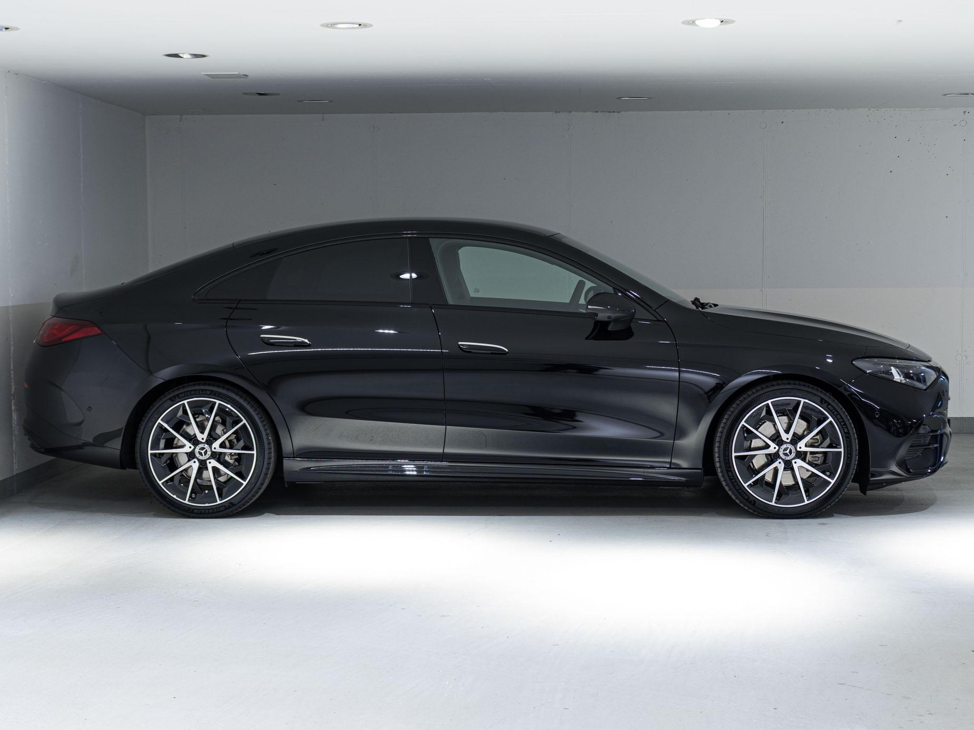 MERCEDES-BENZ CLA 220 4MATIC-image-1