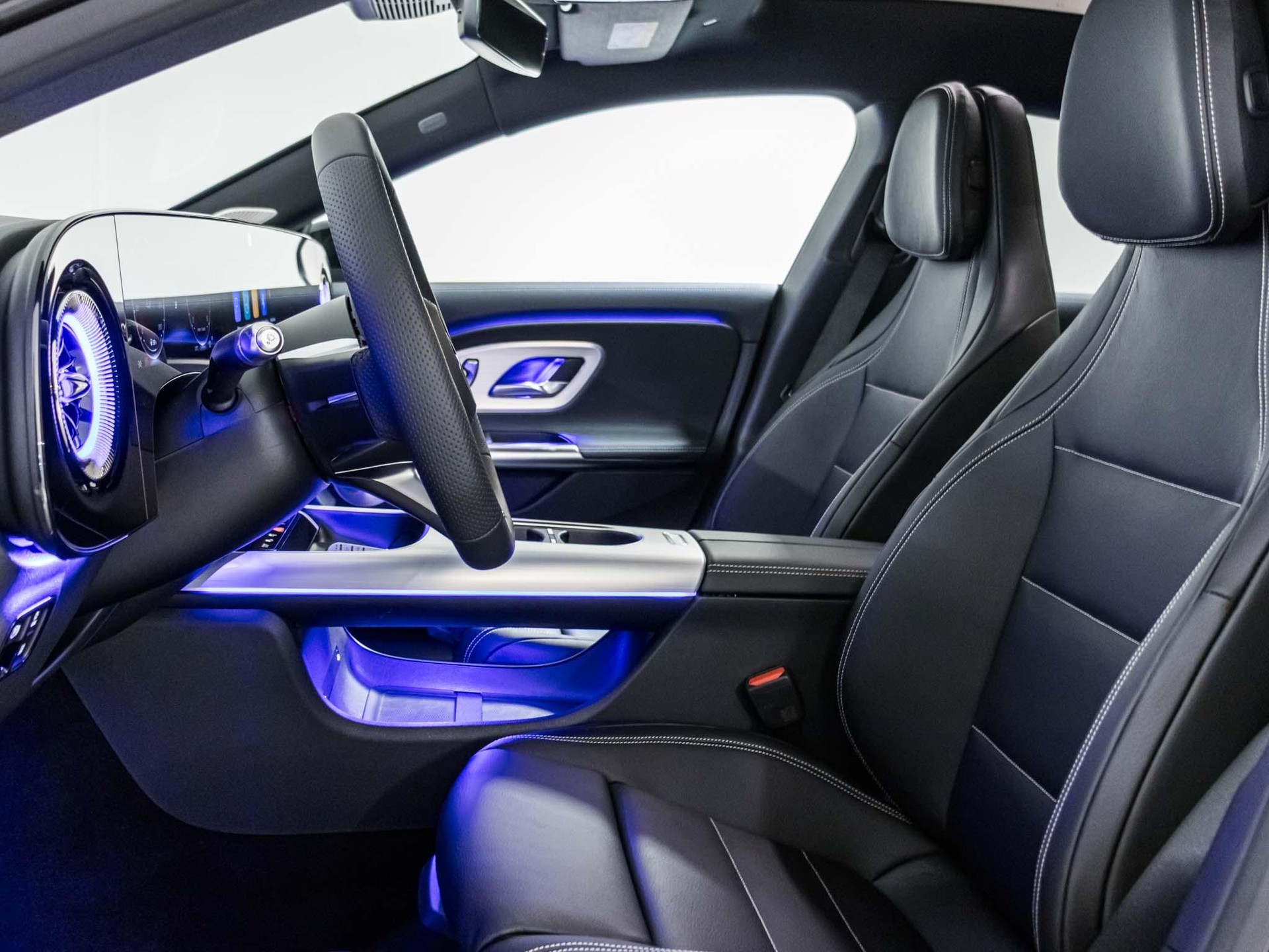 MERCEDES-BENZ CLA 220 4MATIC-image-6
