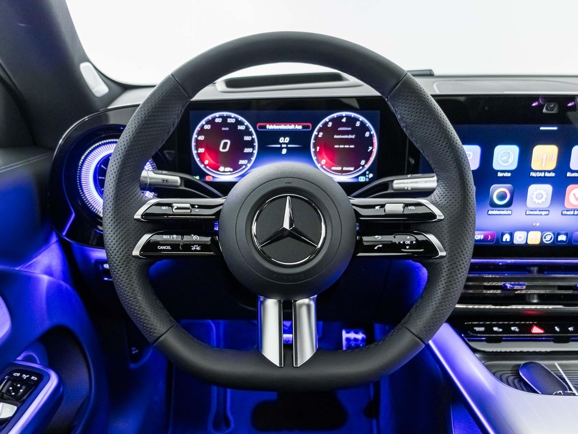 MERCEDES-BENZ CLA 220 4MATIC-image-10