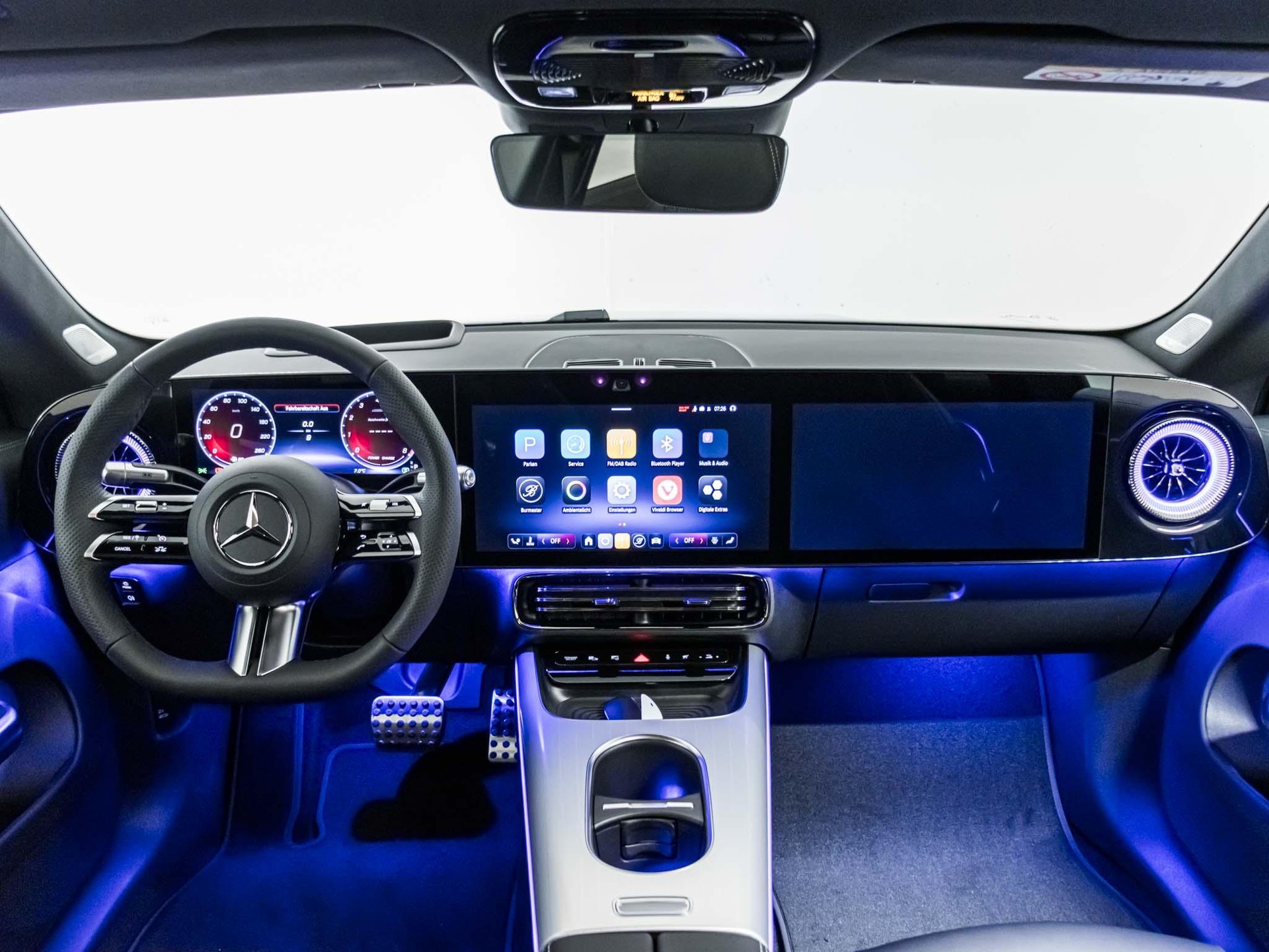 MERCEDES-BENZ CLA 220 4MATIC-image-11
