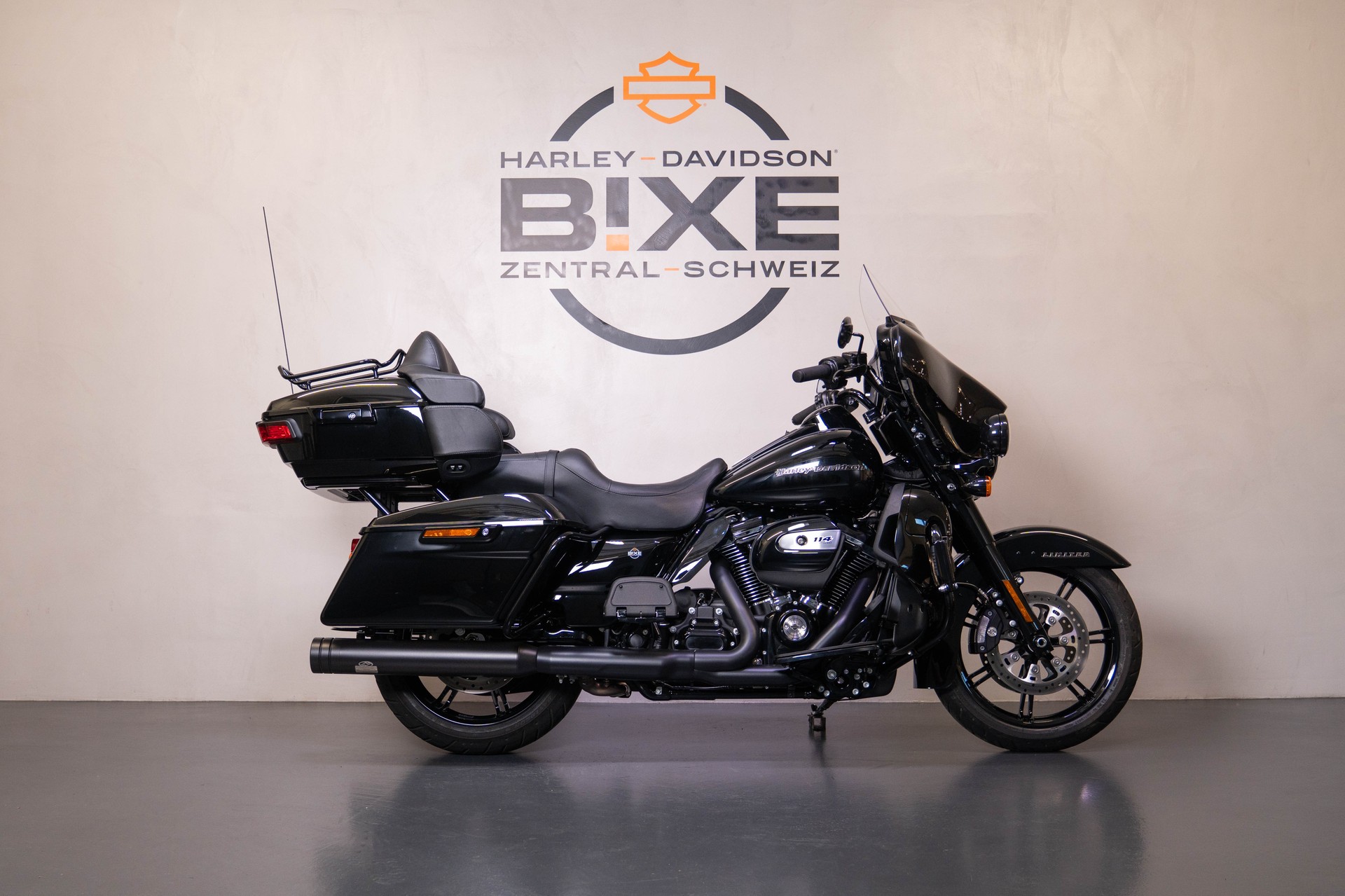 HARLEY-DAVIDSON FLHTK Electra Glide Ultra Limited Black Finish114