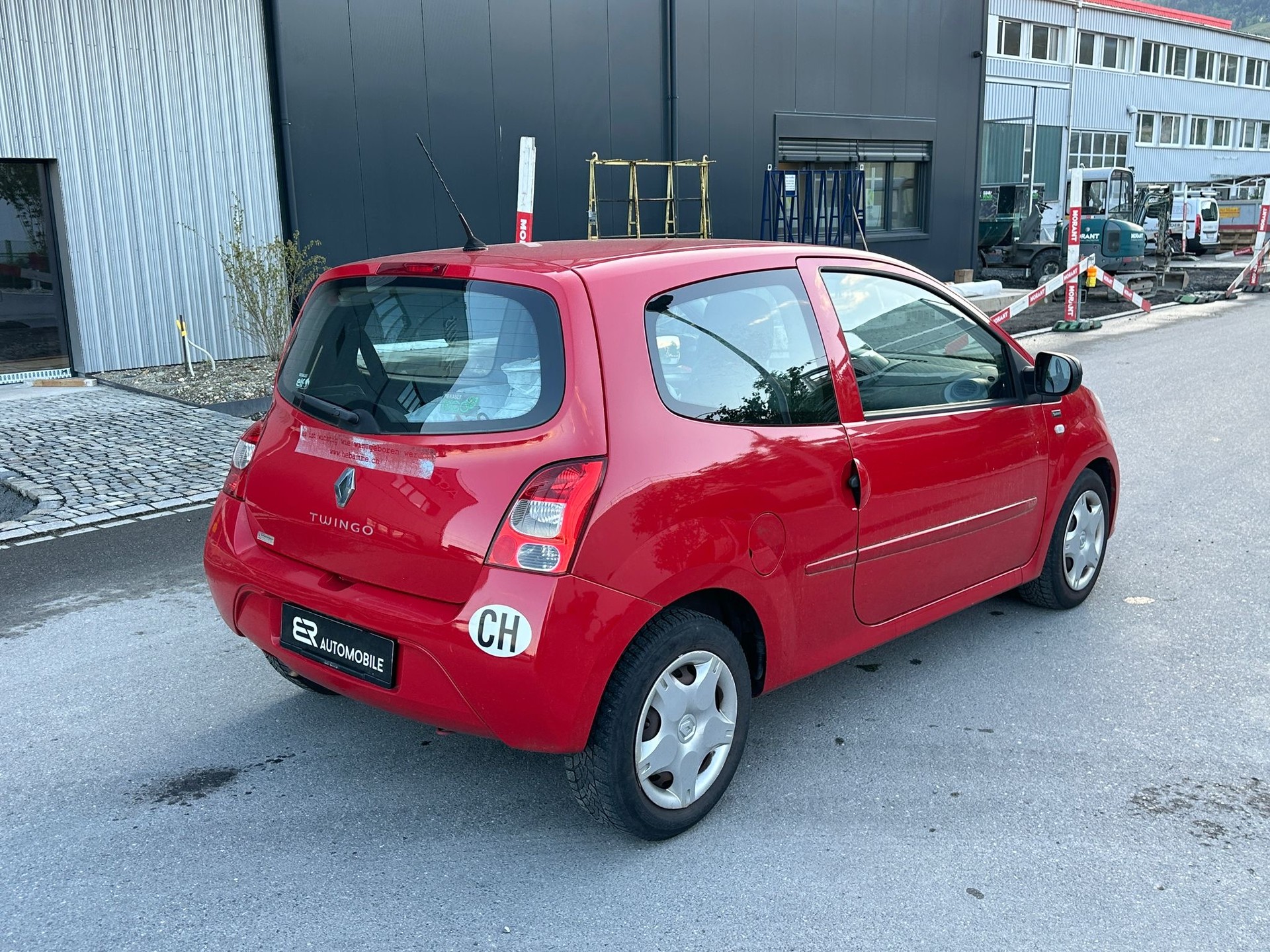 RENAULT Twingo 1.2 16V Miss Sixty-image-2