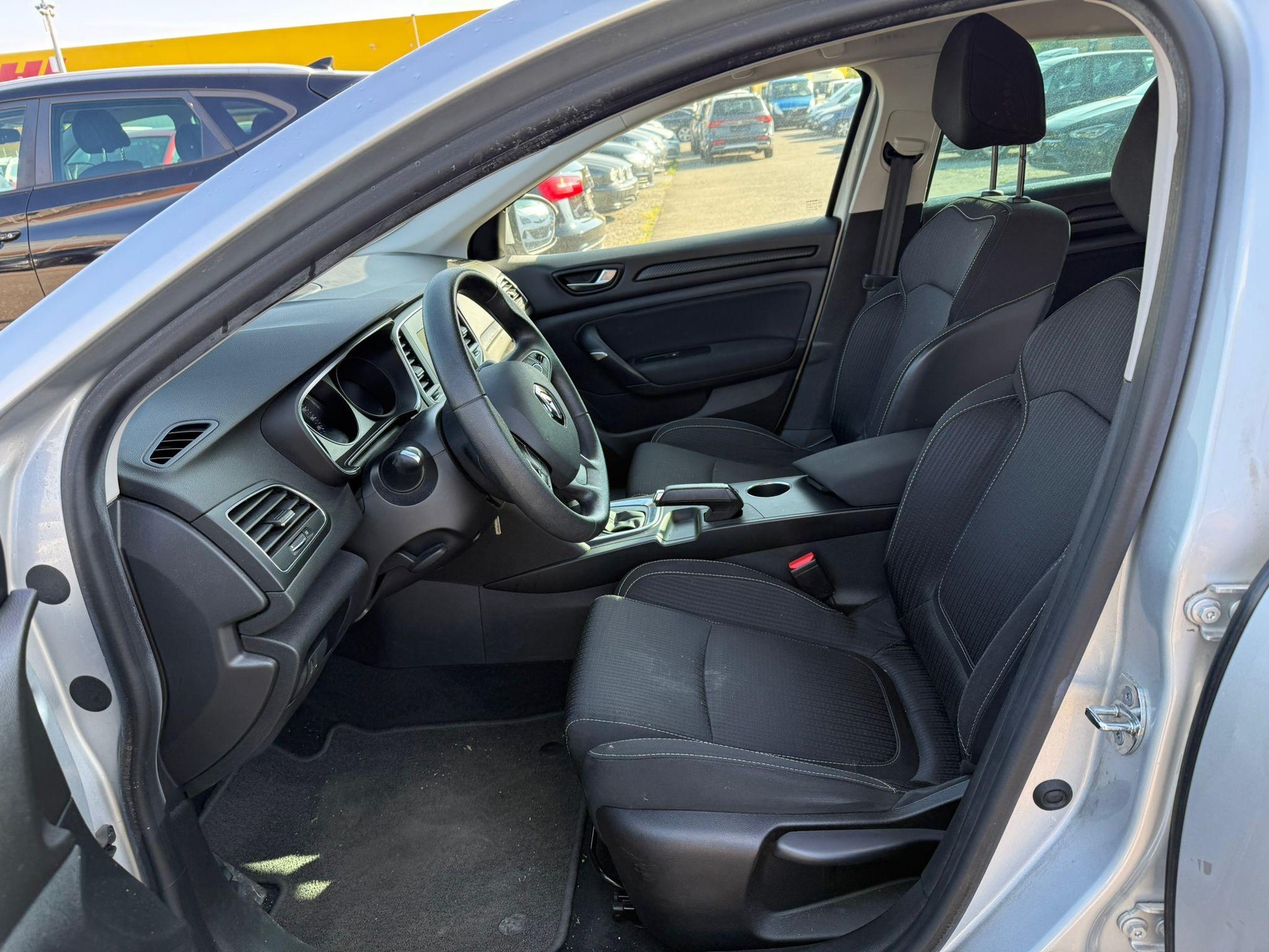 RENAULT Mégane Grandtour 1.5 Blue dCi Business EDC-image-7