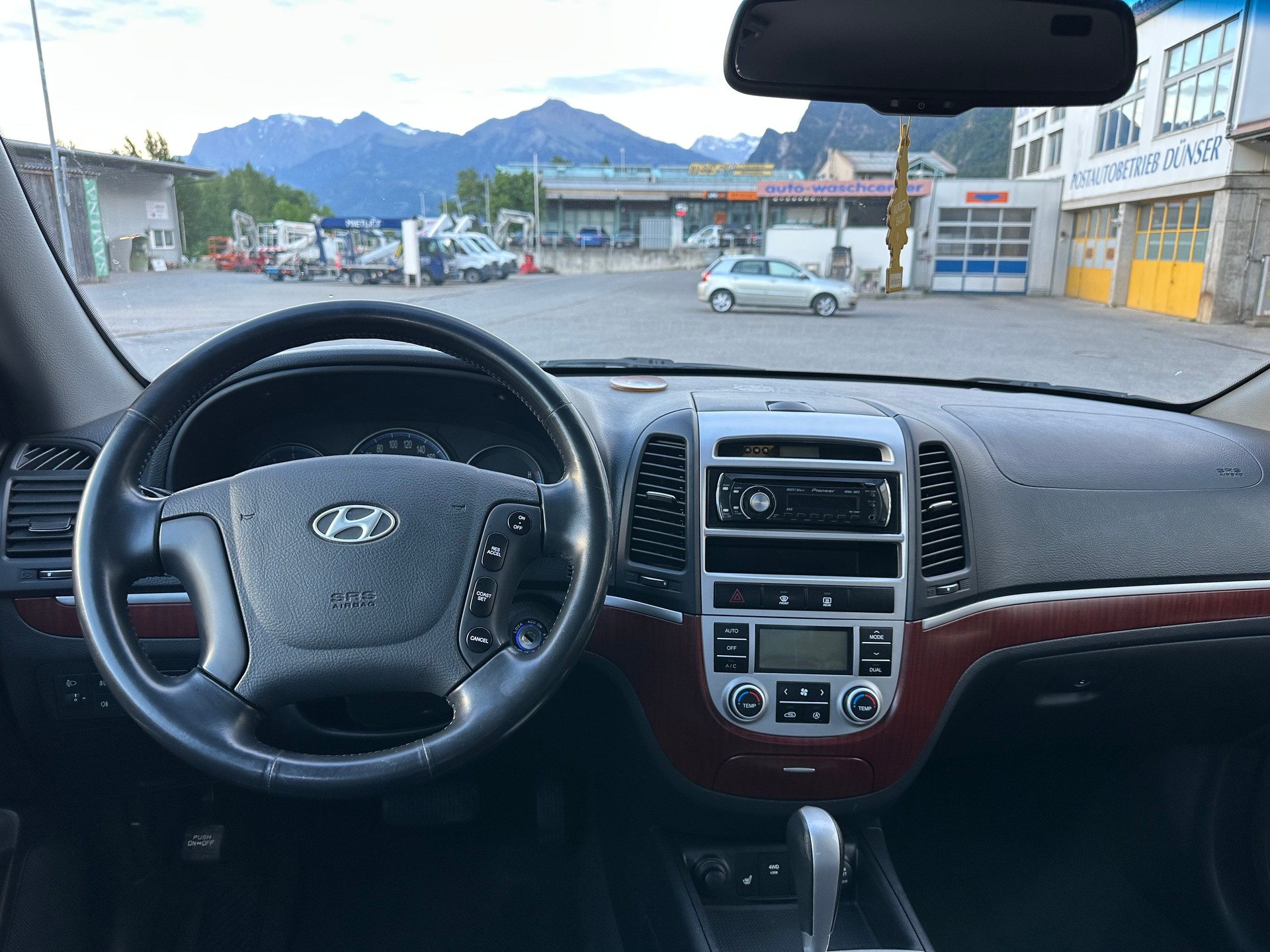 HYUNDAI Santa Fe 2.2 CRDi Swiss Limited Ed. 4WD Aut.-image-5